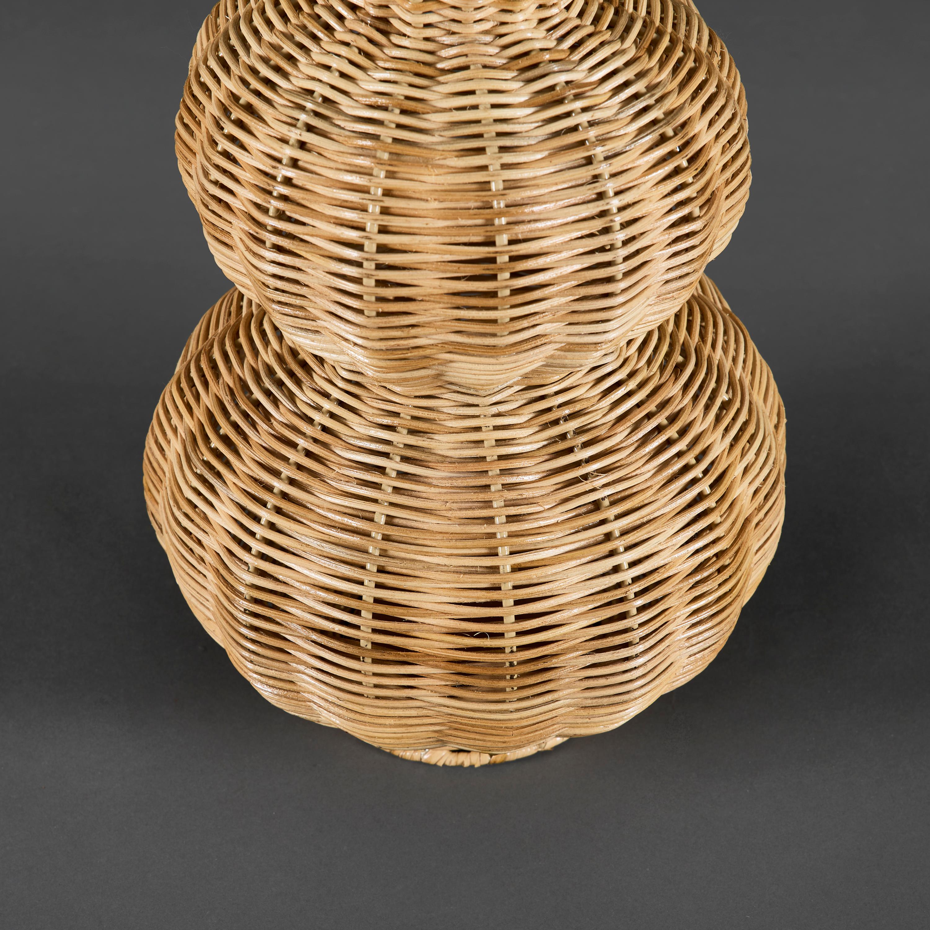 Paire de lampes contemporaines en rotin tressé à double gourde Bon état - En vente à London, GB