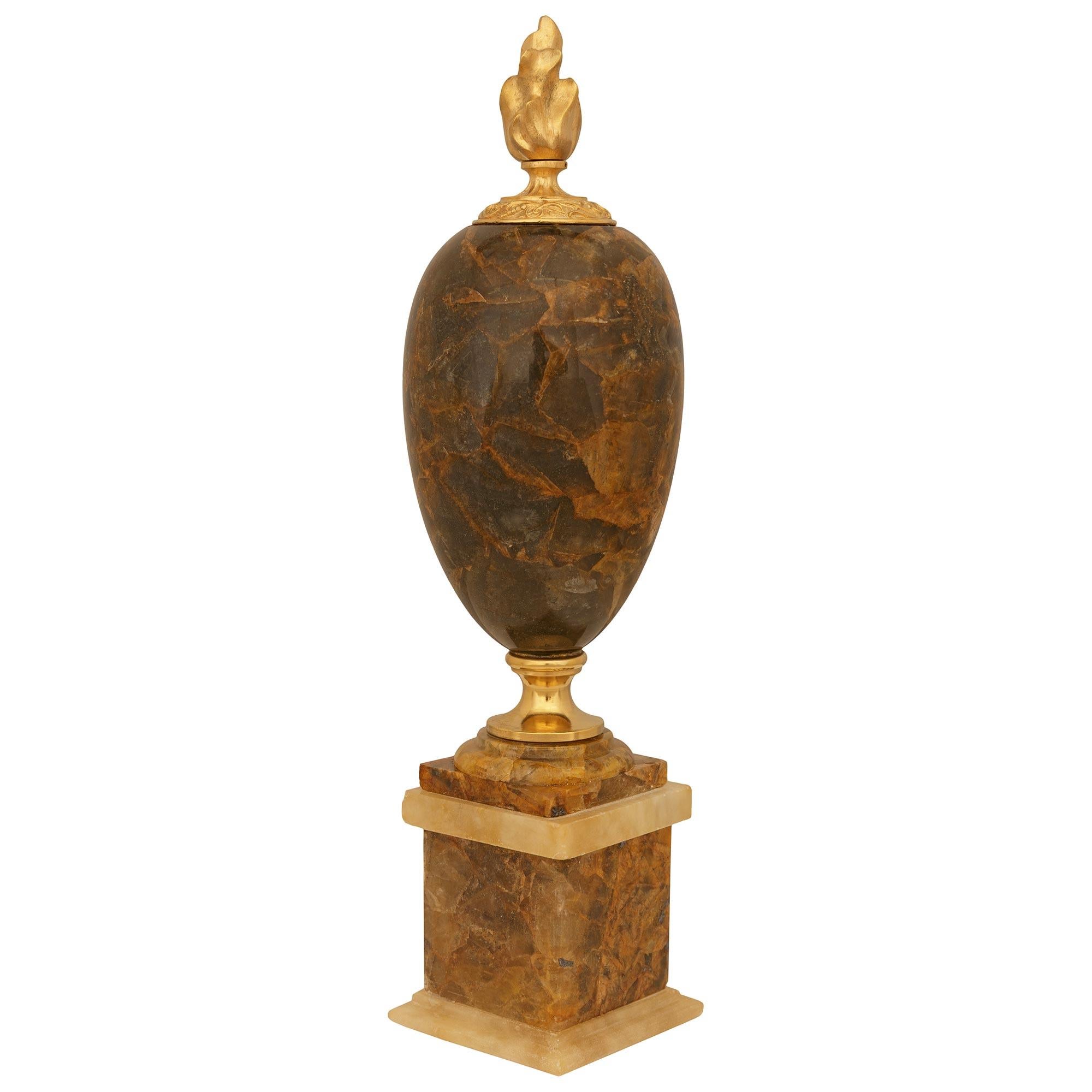 A pair of Continental 19th century Blue John and Ormolu trophies In Good Condition For Sale In West Palm Beach, FL