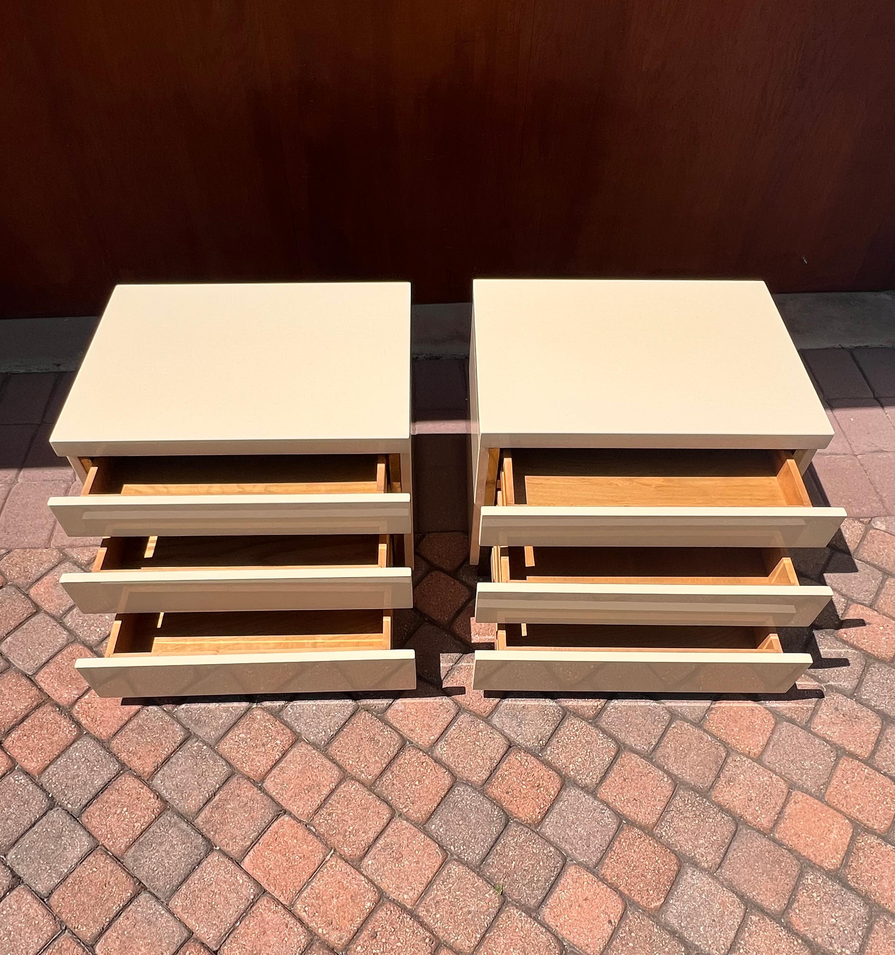 A pair of cream lacquered nightstands by Jean Claude Mahey, signed, circa 1980 For Sale 4