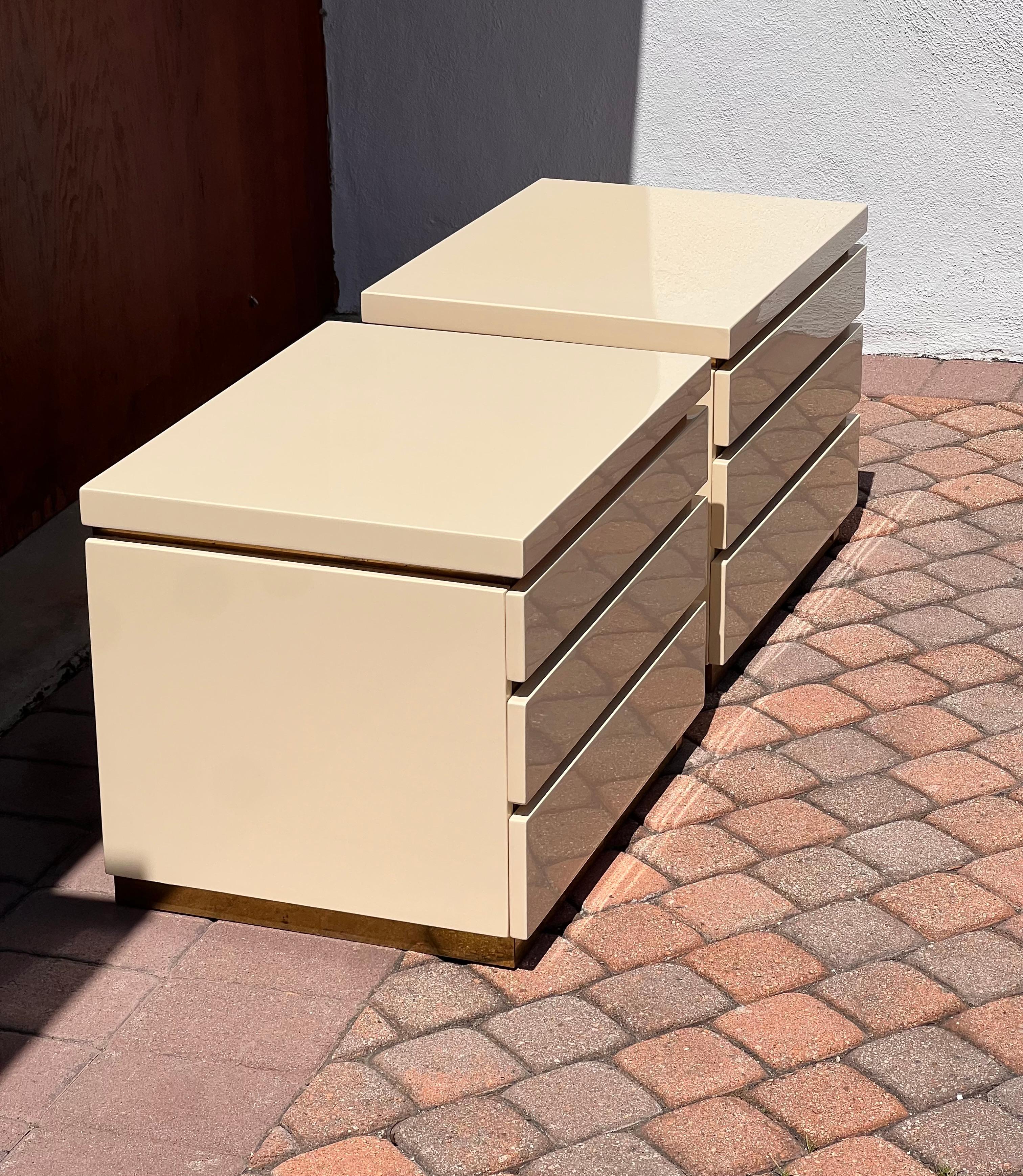 A pair of cream lacquered nightstands by Jean Claude Mahey, signed, circa 1980 In Good Condition For Sale In View Park, CA