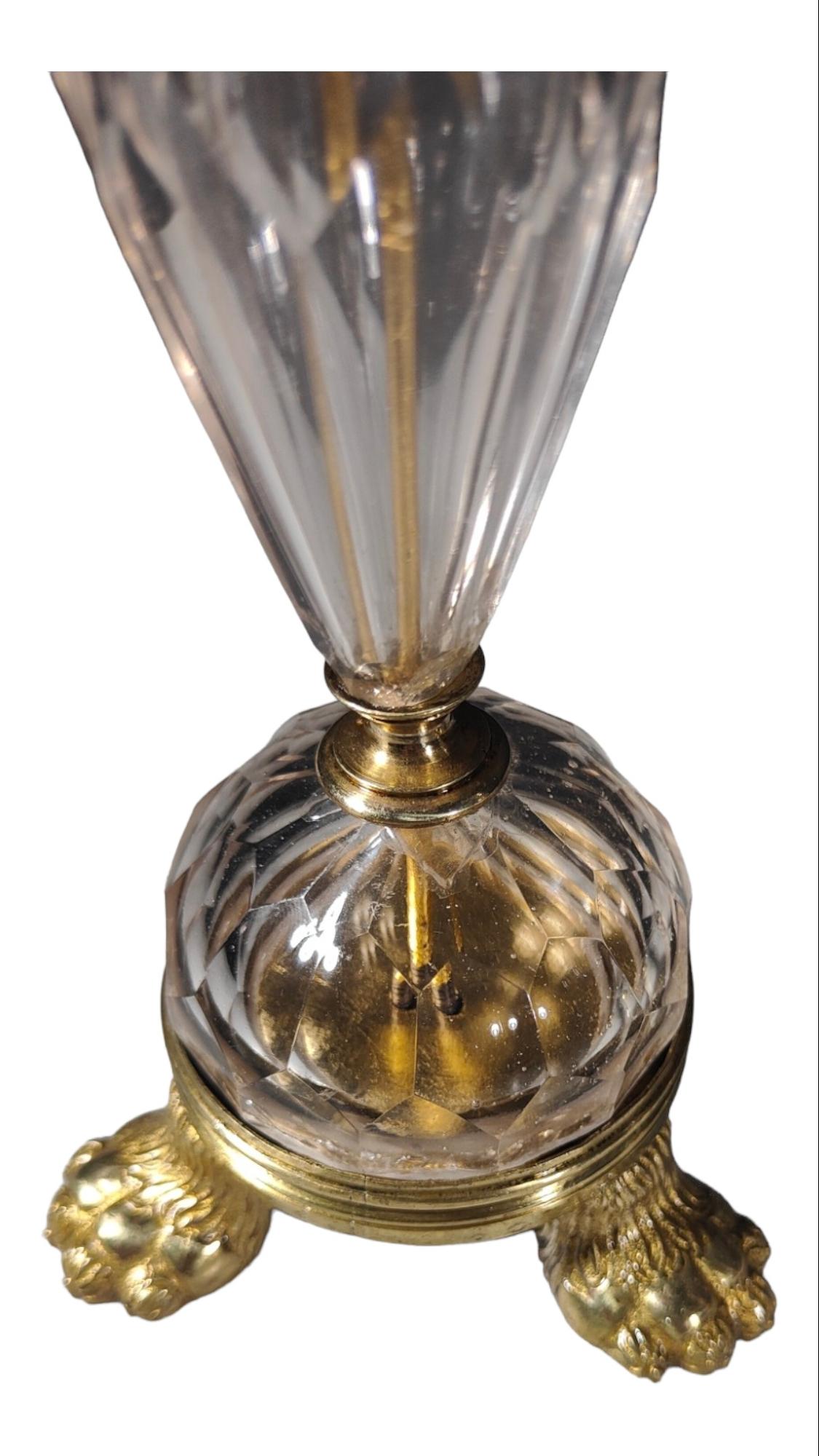 Paire de chandeliers en cristal et montures en bronze doré, fin du XVIIe siècle en vente 9