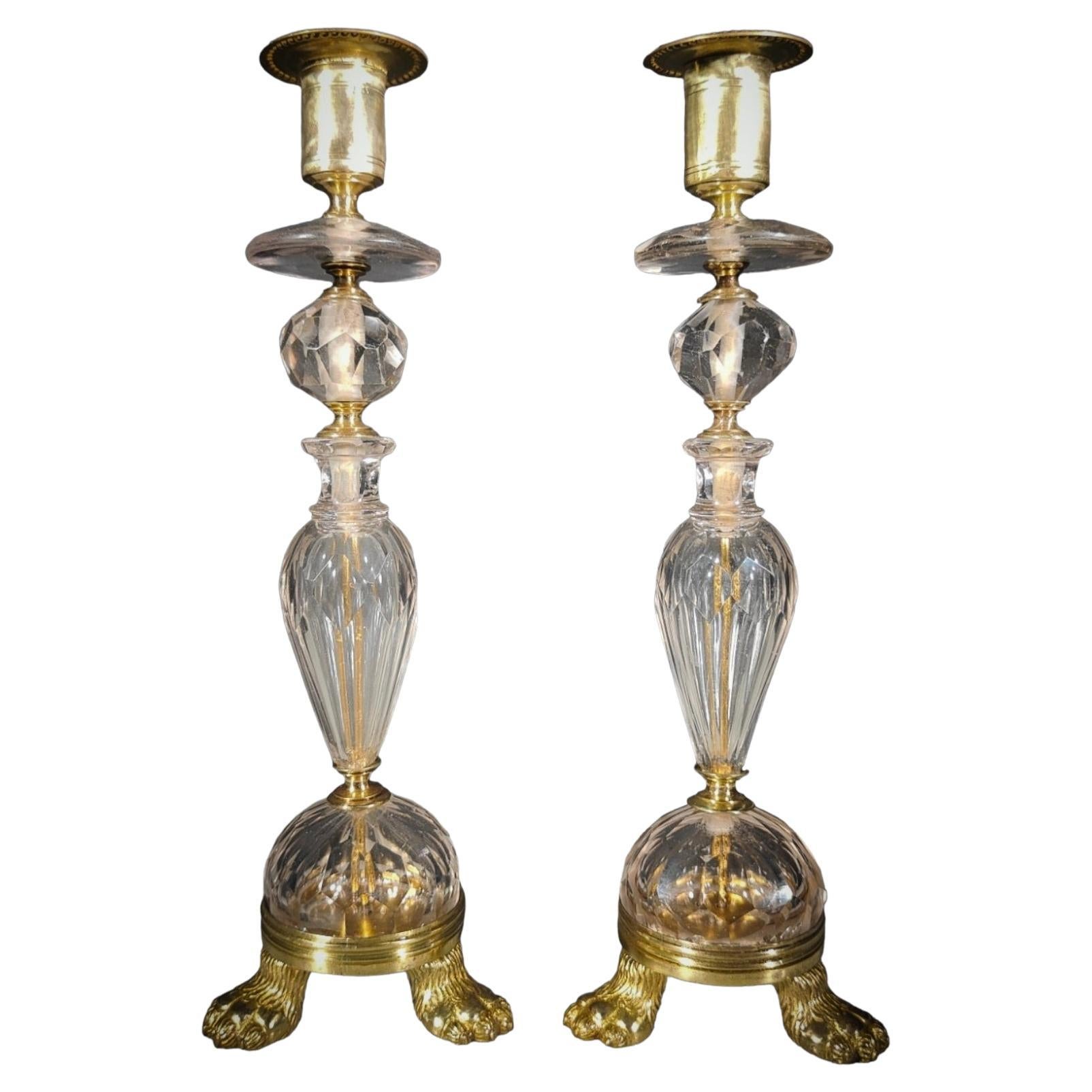 Paire de chandeliers en cristal et montures en bronze doré, fin du XVIIe siècle en vente