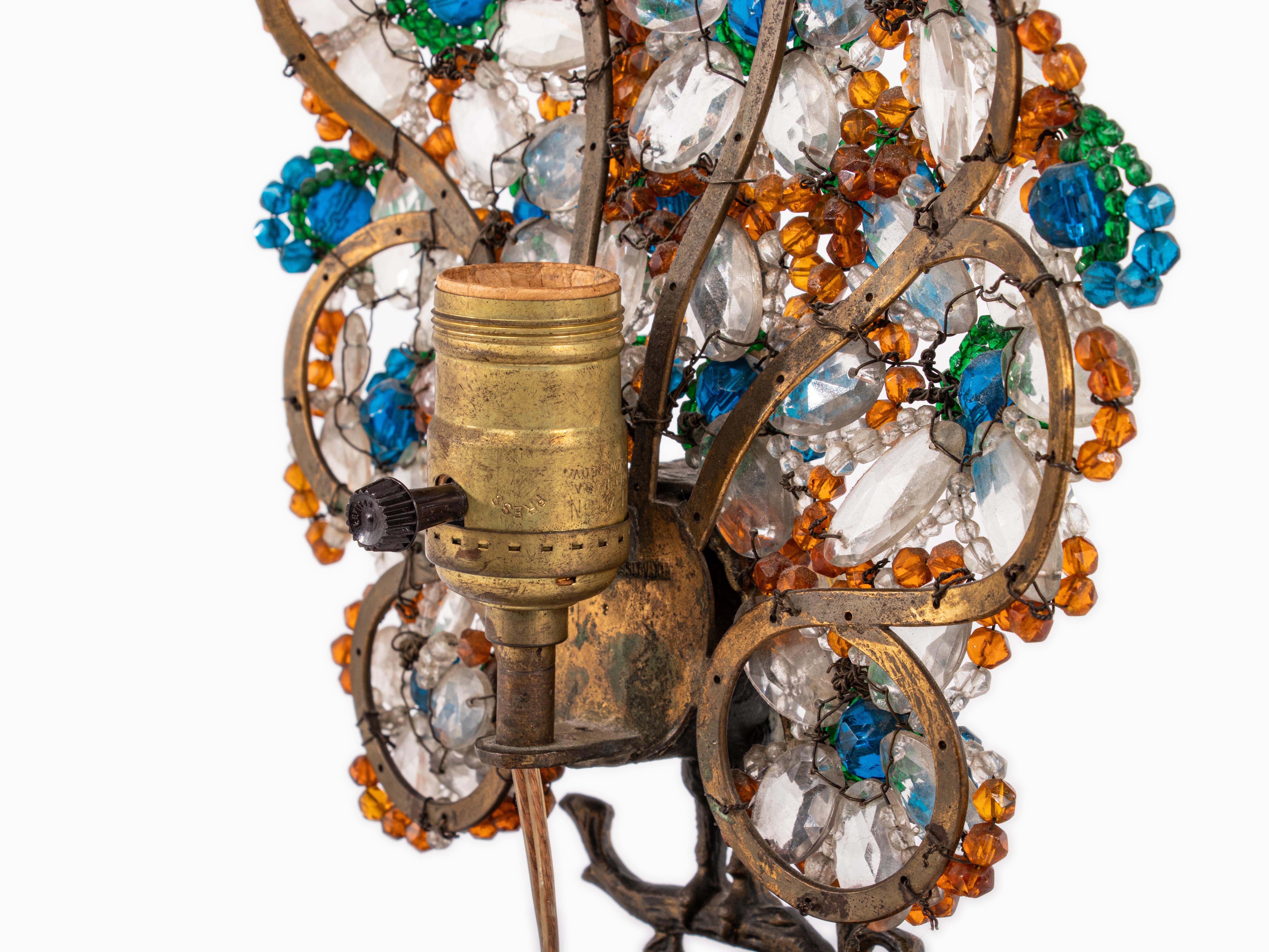 Un par de lámparas de sobremesa de pavo real de cristal Checo en venta