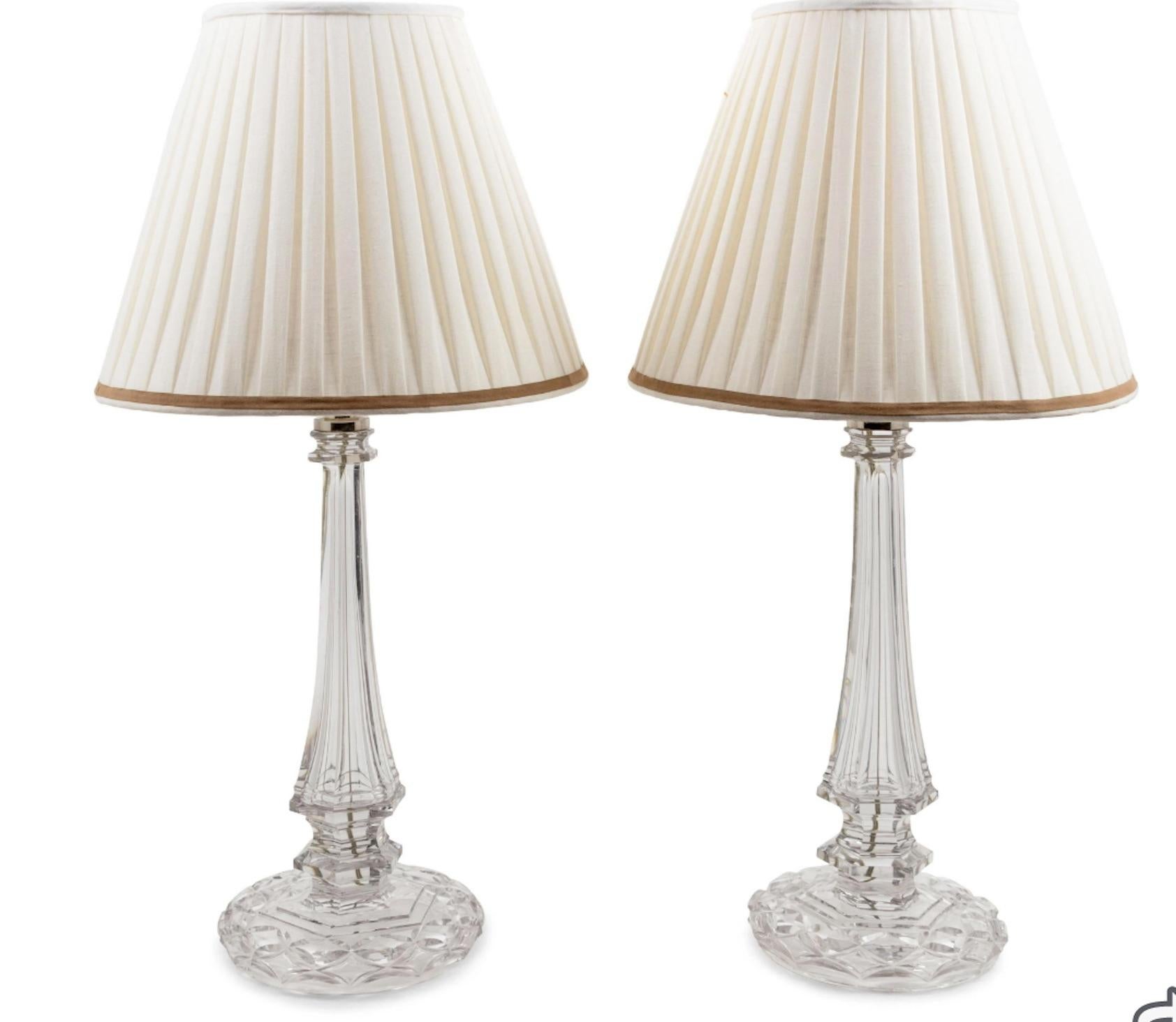 20ième siècle Paire de lampes de table en cristal 20ème siècle. en vente
