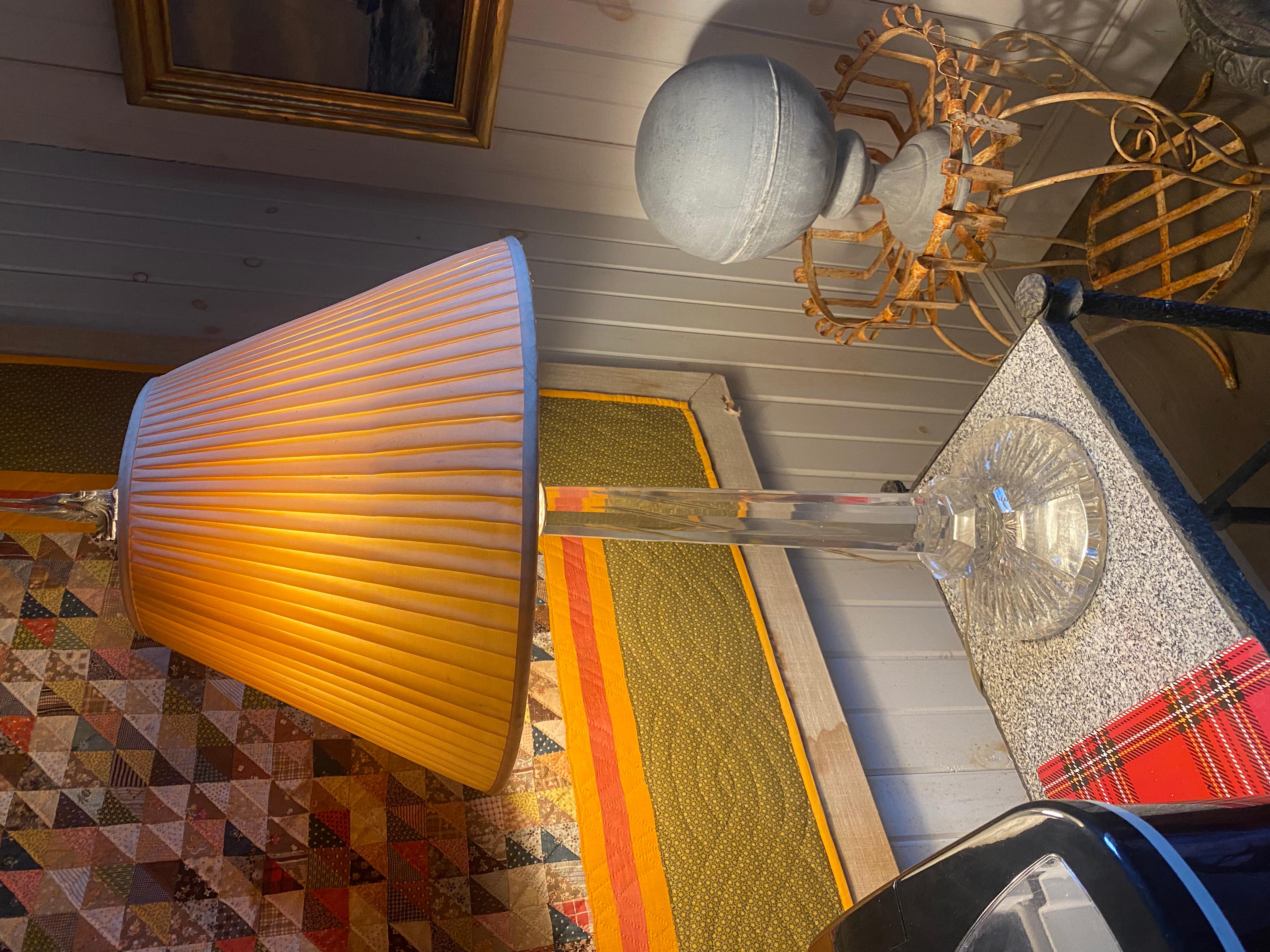 Cristal Paire de lampes de table en cristal 20ème siècle. en vente