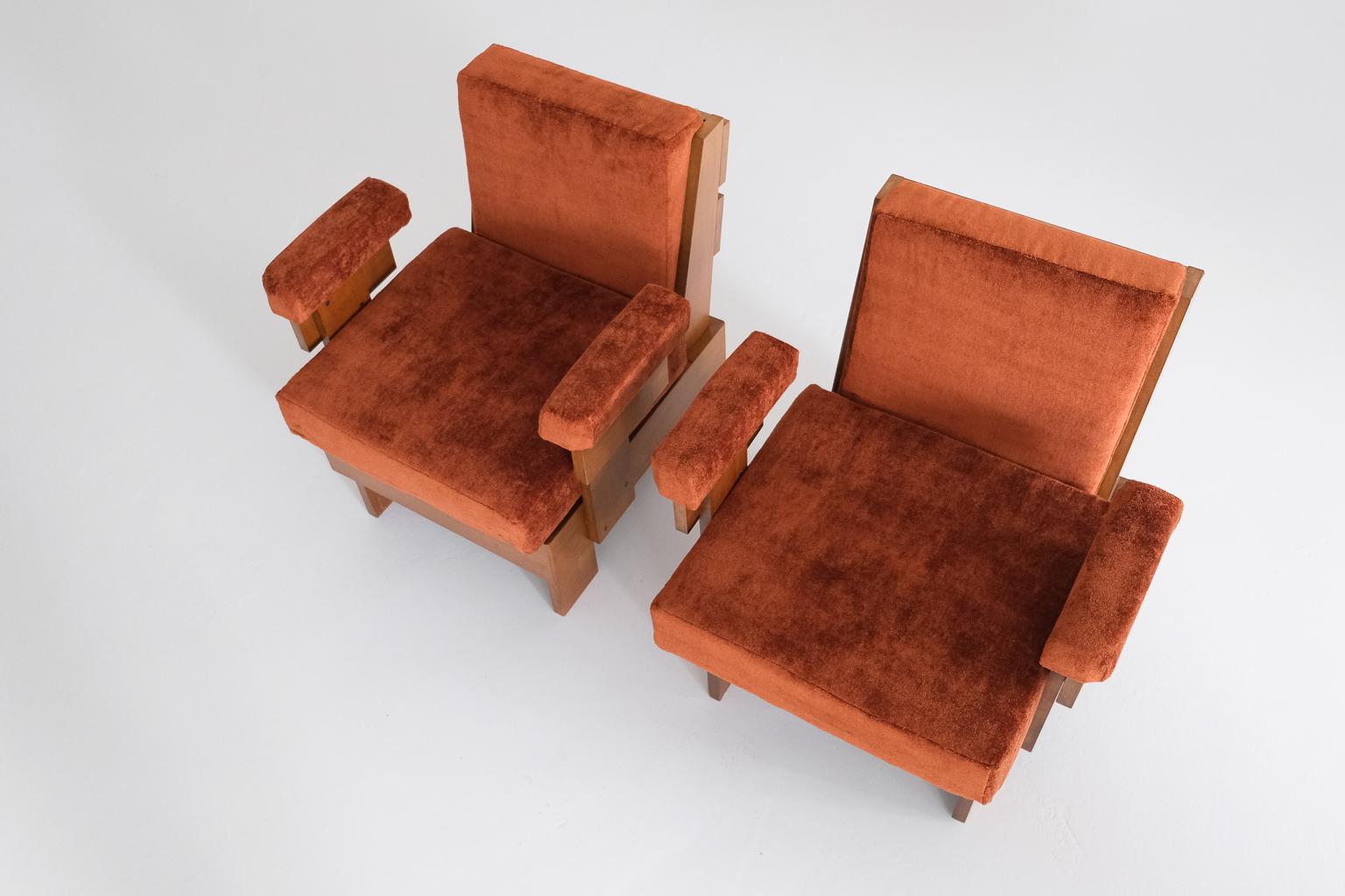 A pair of cubistic easy chairs, Italy, 1960s 7