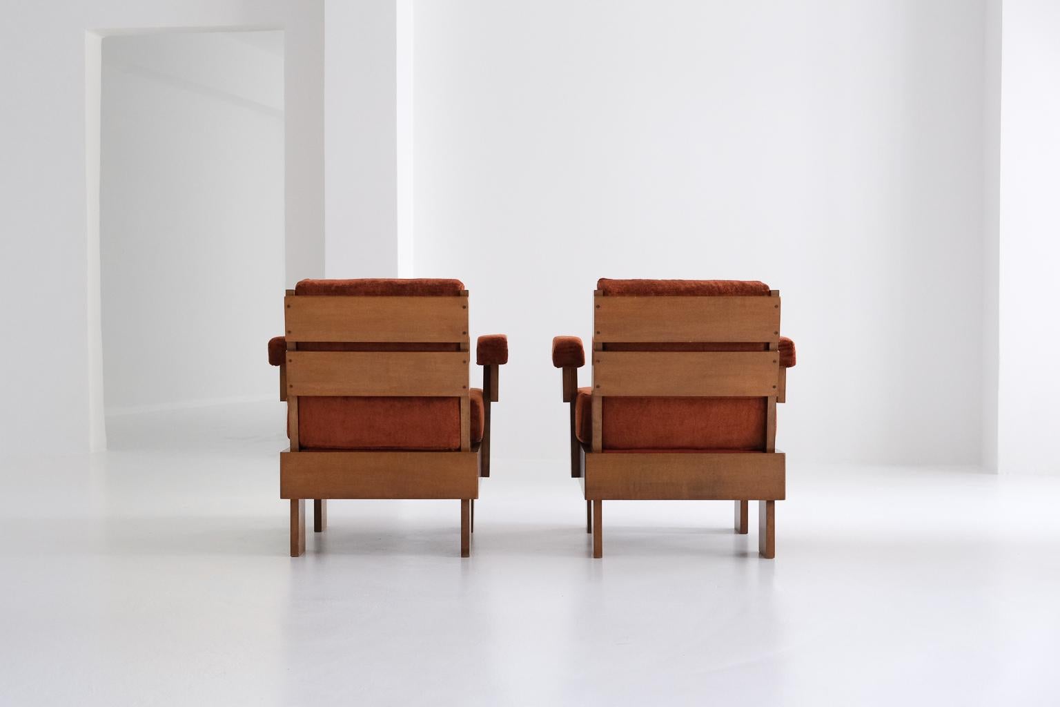Mid-20th Century A pair of cubistic easy chairs, Italy, 1960s