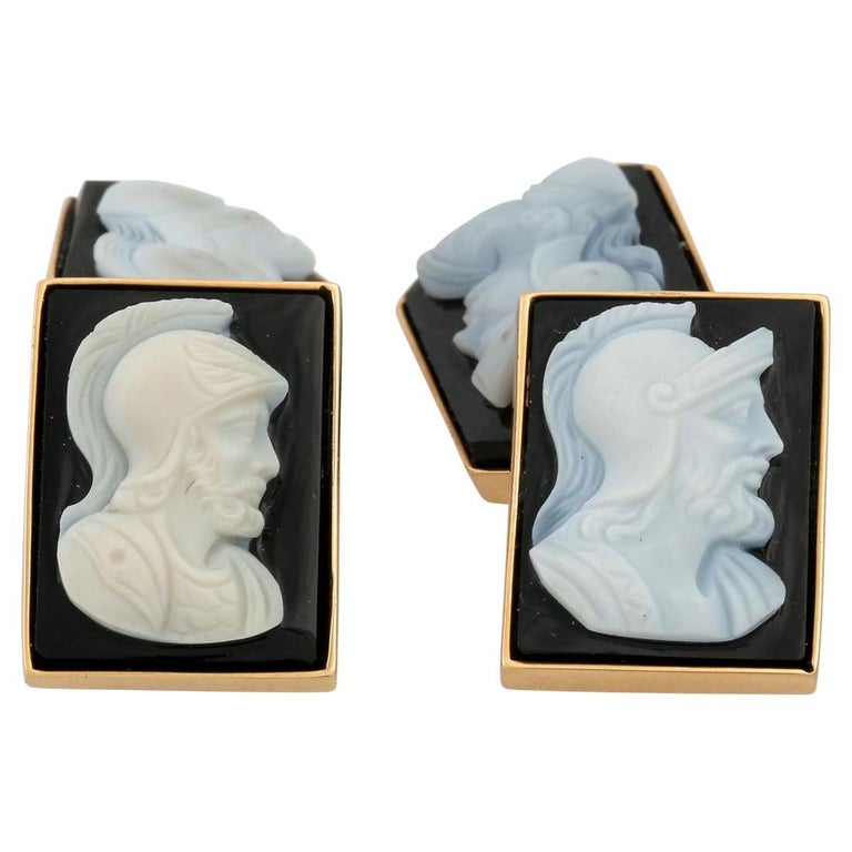 Pair of Cufflinks, Cameo Made of Onyx Layered Agate, Depicting Ancient