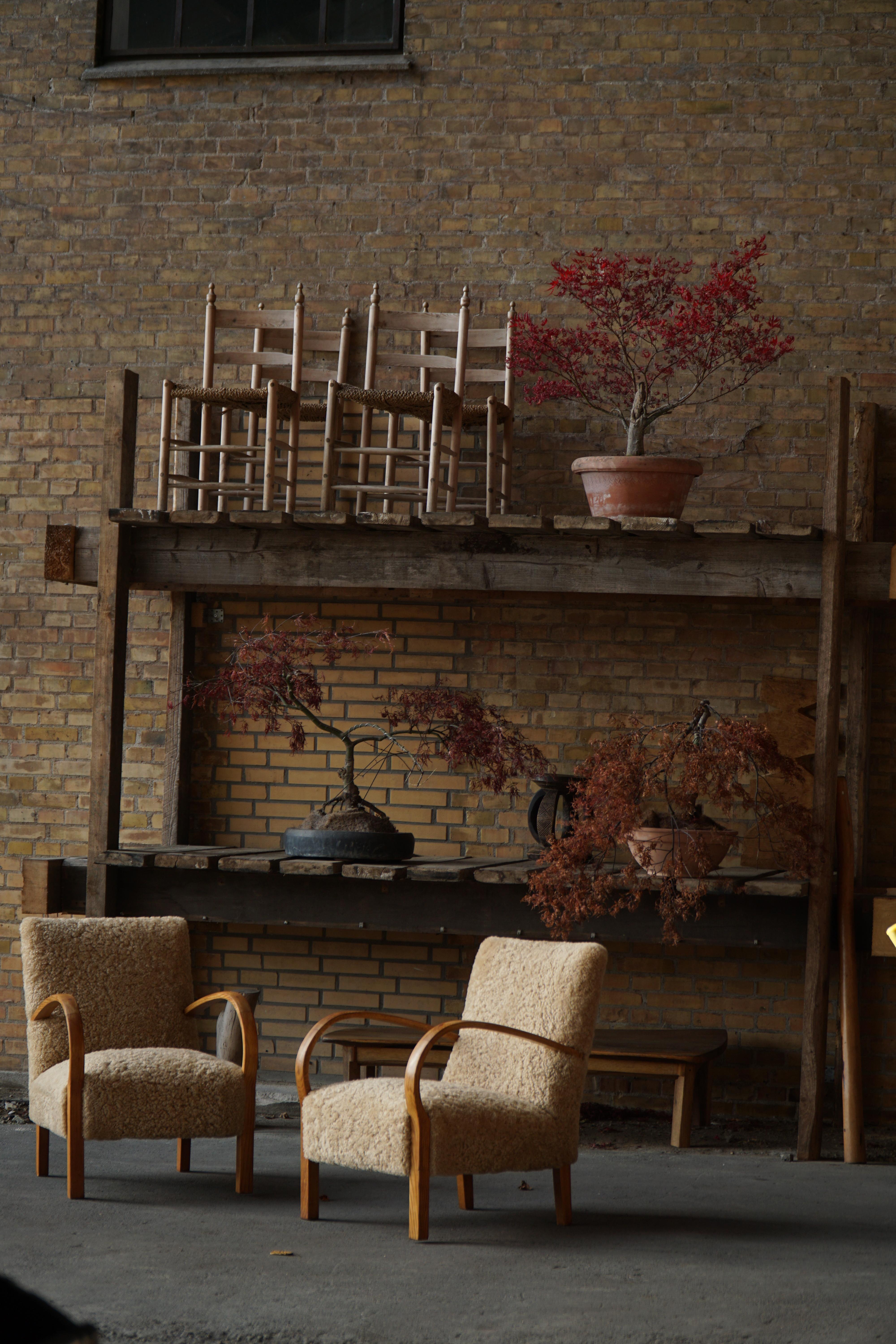 Pareja de sillones Art Decó curvados de lana de cordero, daneses modernos, años 40 en venta 10