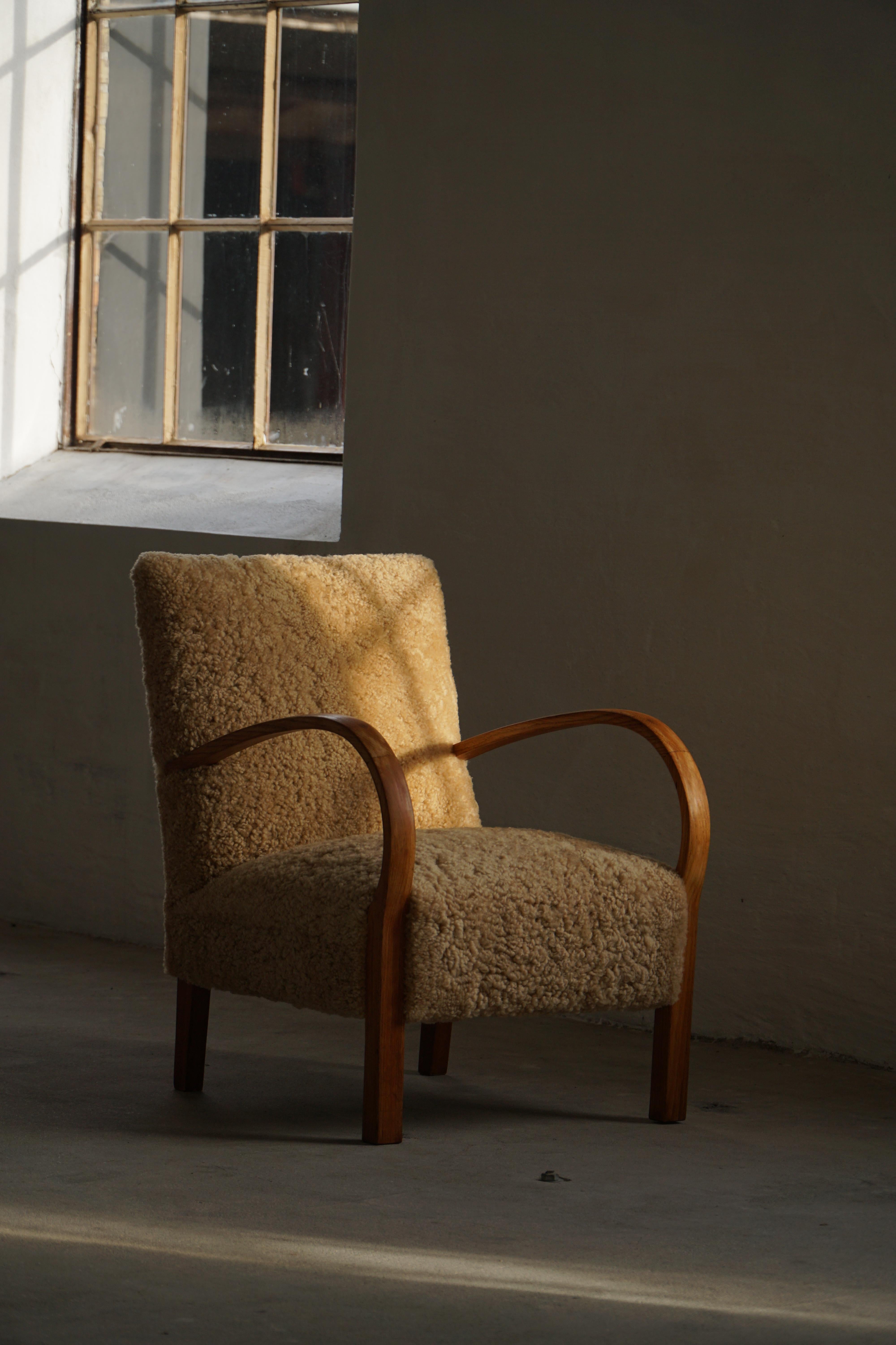 Pareja de sillones Art Decó curvados de lana de cordero, daneses modernos, años 40 Moderno de mediados de siglo en venta