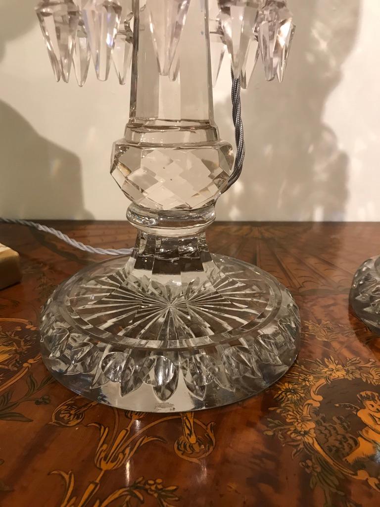 Paar Lüster aus geschliffenem Glas (19. Jahrhundert) im Angebot