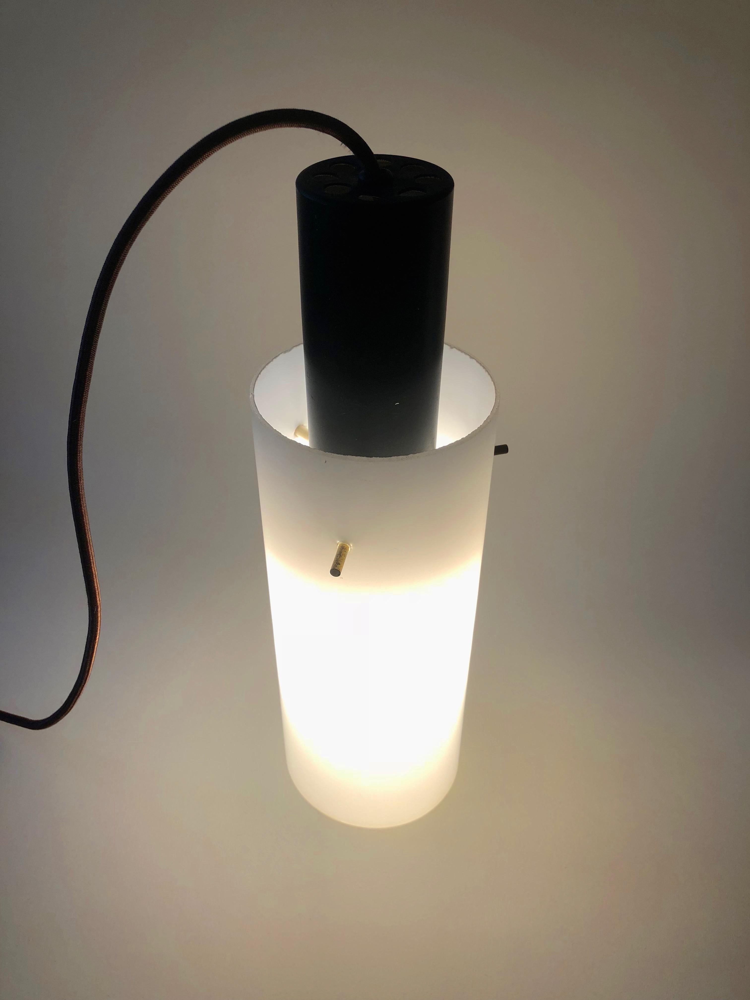 Coppia di lampade a sospensione cilindriche West, Made in Austria, anni '70 in vendita 1