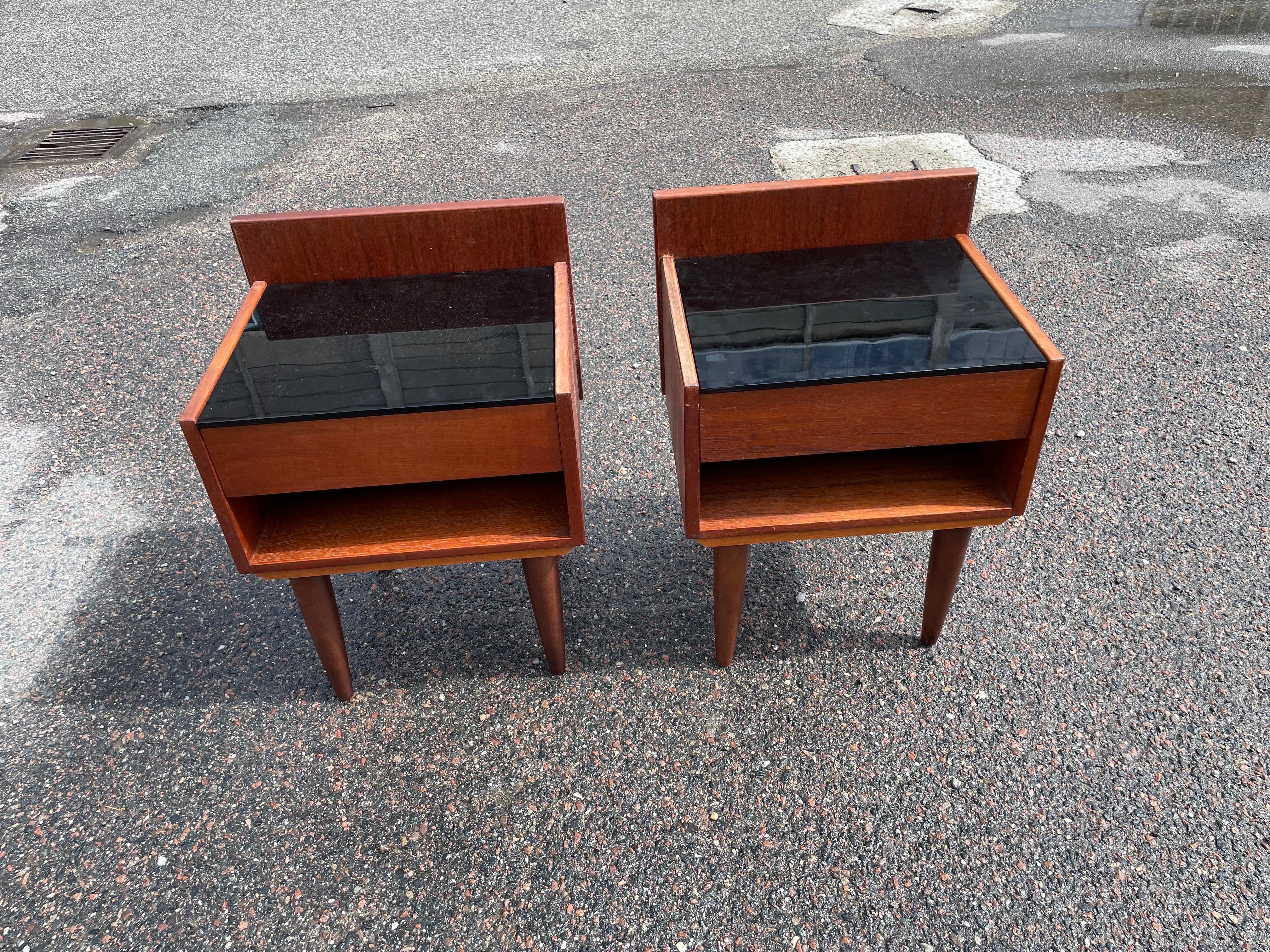 A pair of Danish design Wegner teak nightstands from Getama in the 1960´s  In Good Condition In Copenhagen, DK