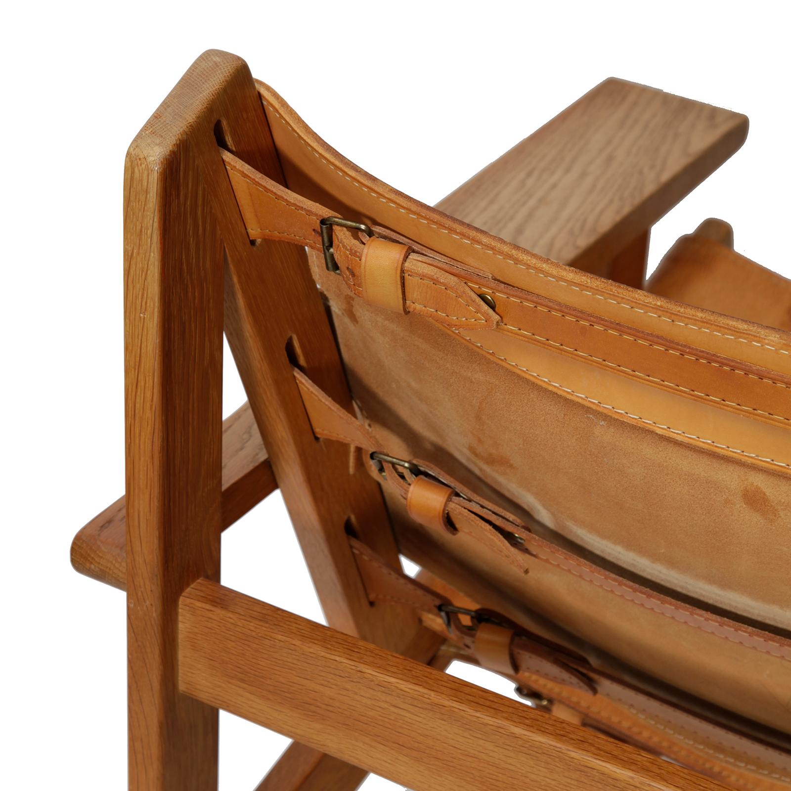 20th Century Pair of Danish Hunting Chairs in Oak and Saddle Leather by Kurt Østervig