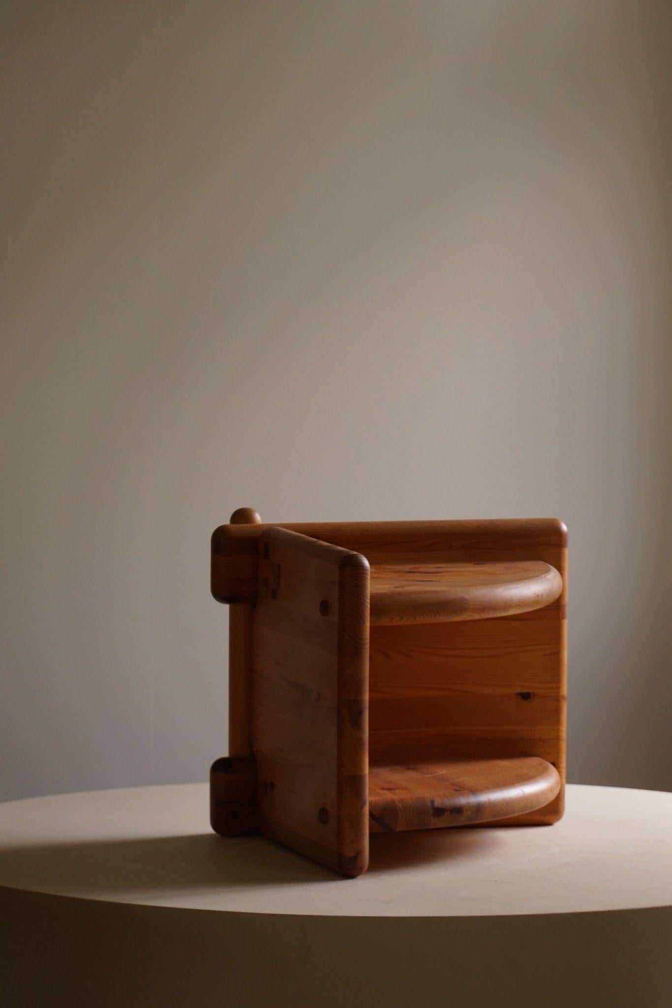 A Pair of Danish Mid Century Bed Side Tables in Solid Pine, 1960s For Sale 6