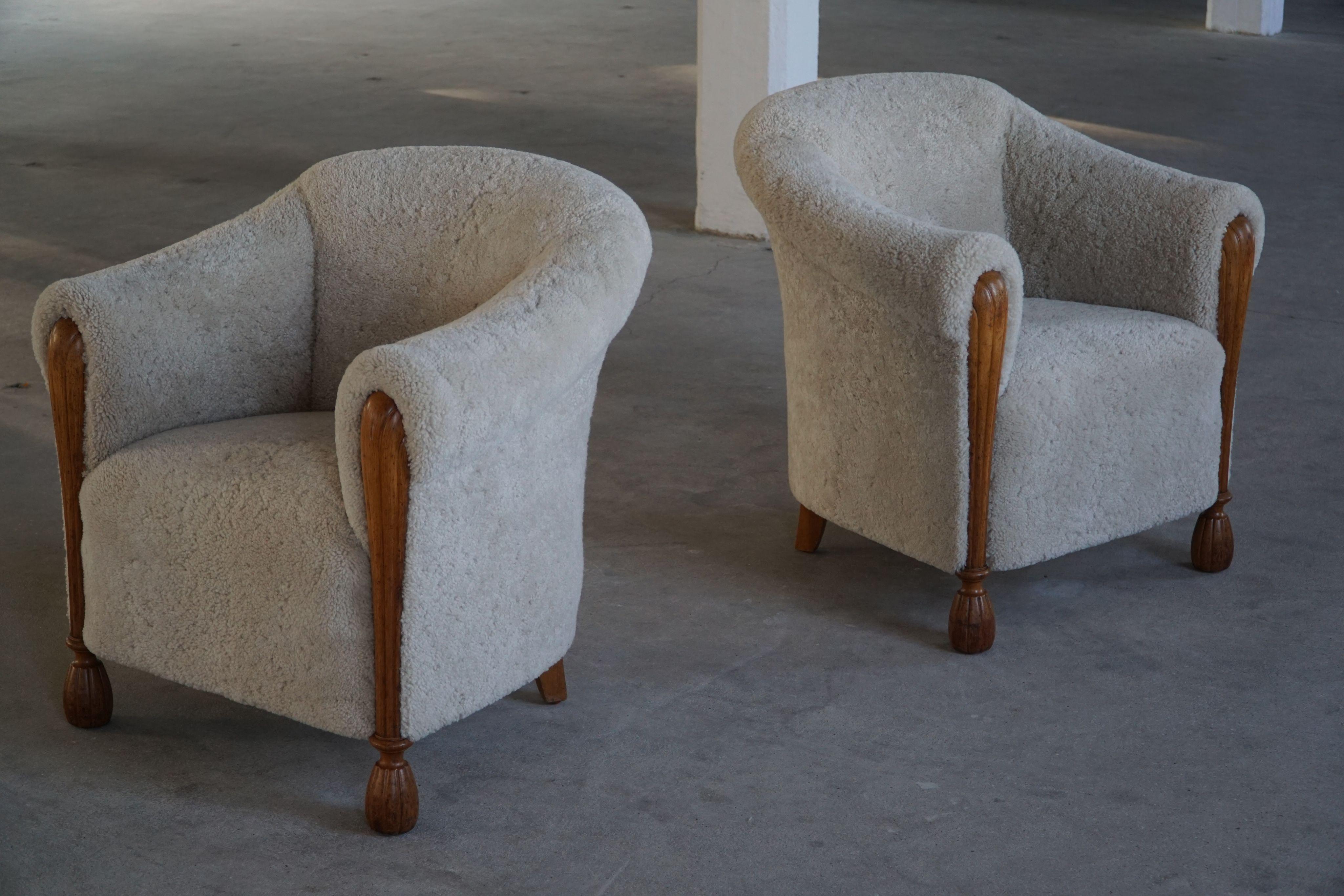 Coppia di poltrone moderne danesi in Oak e lana d'agnello Shearling, anni '60 in vendita 6