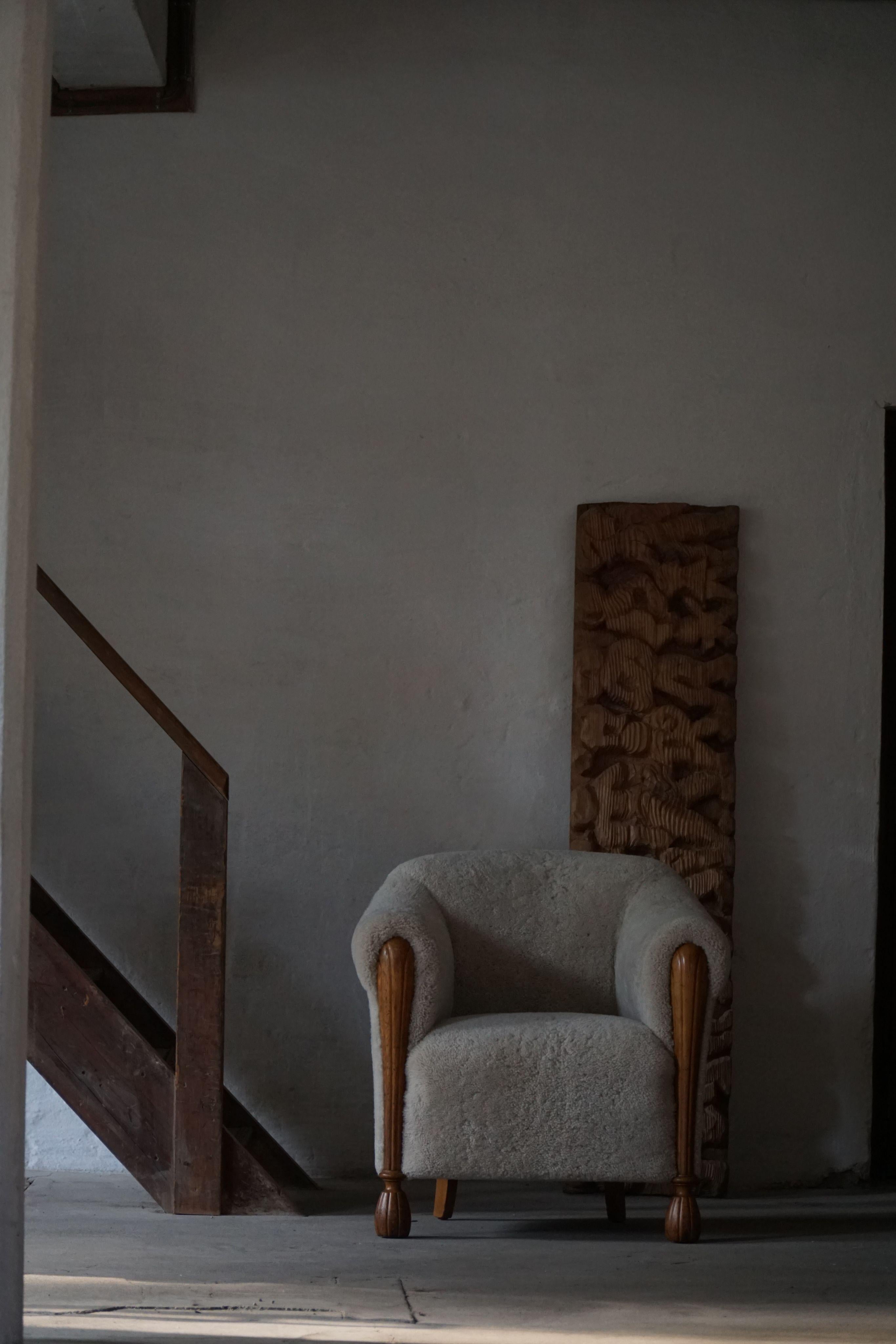 Coppia di poltrone moderne danesi in Oak e lana d'agnello Shearling, anni '60 in vendita 9