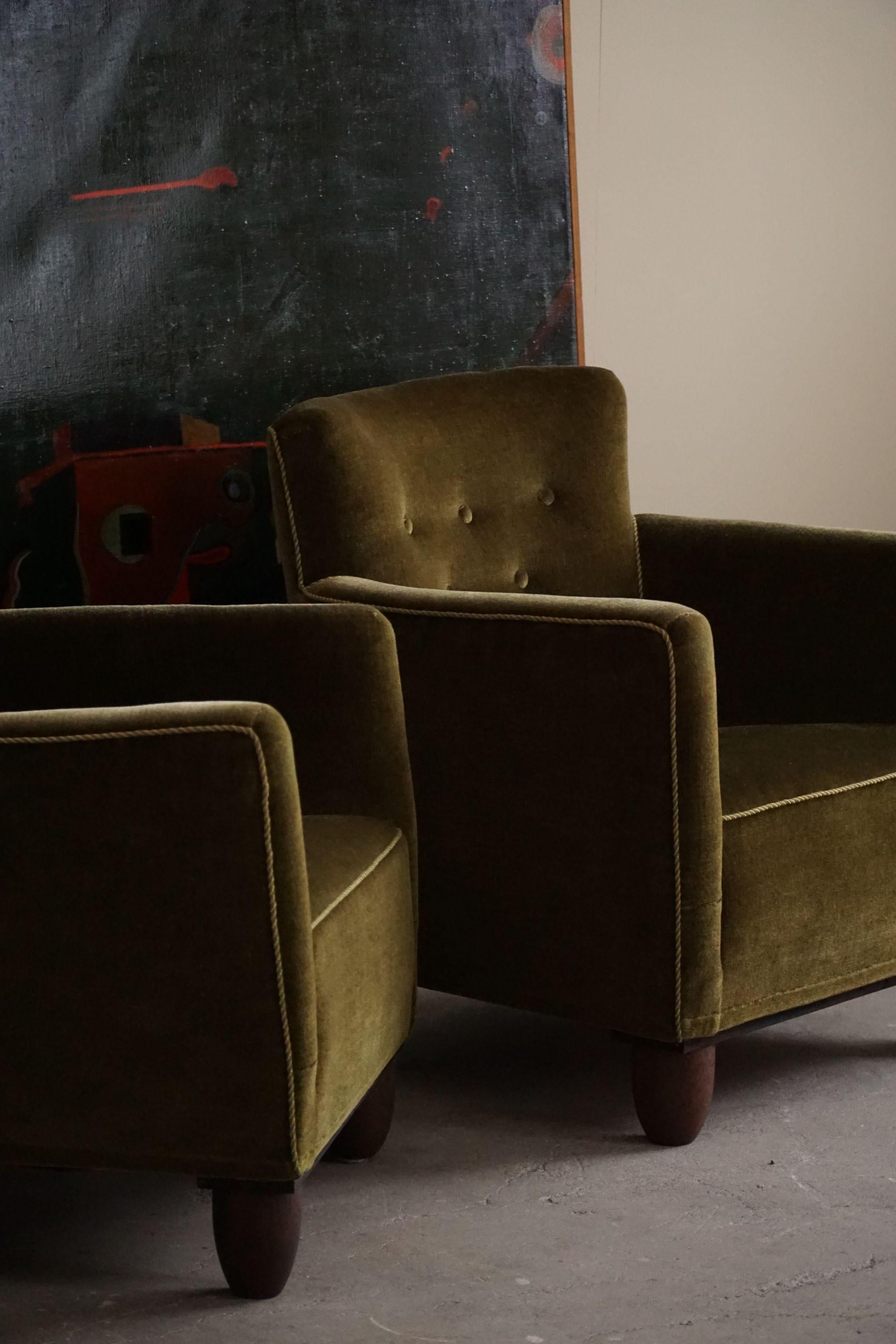 A Pair of Danish Modern Lounge Chairs, Green Velvet & Oak, Fritz Hansen, 1940s  10
