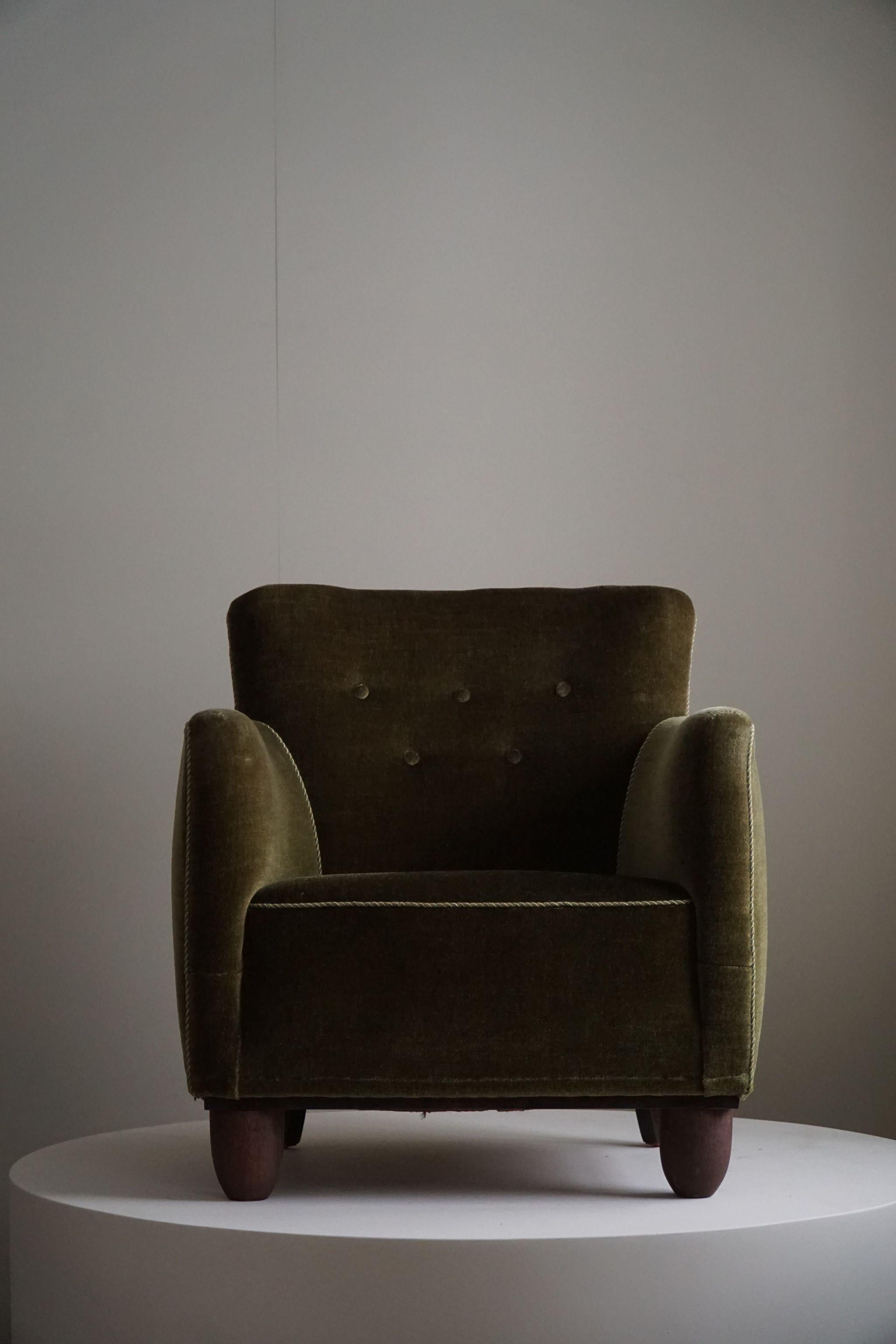A Pair of Danish Modern Lounge Chairs, Green Velvet & Oak, Fritz Hansen, 1940s  14