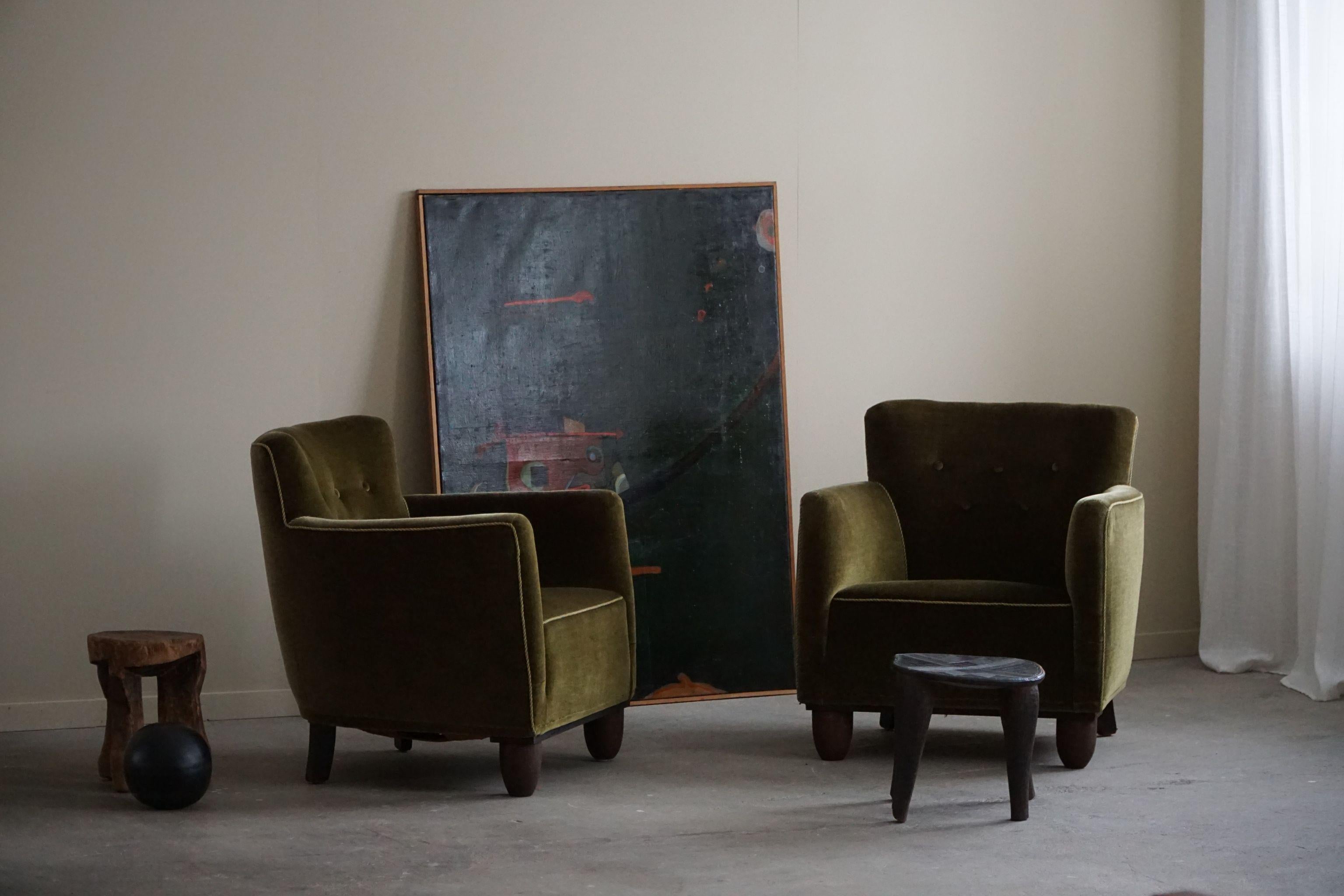 A Pair of Danish Modern Lounge Chairs, Green Velvet & Oak, Fritz Hansen, 1940s  1