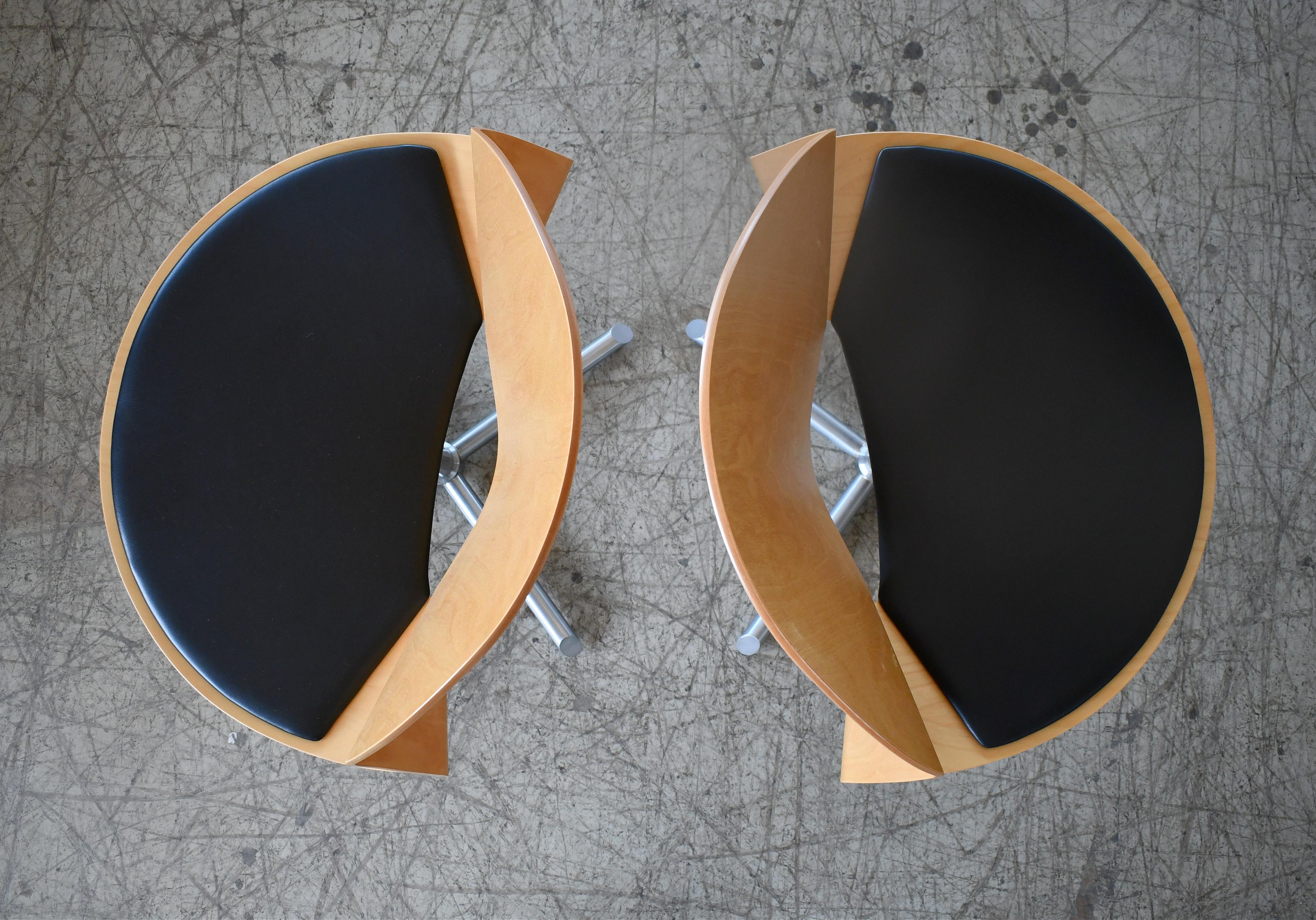 Steel A Pair of Danish Modern Lounge Chairs in Bent Maple and Black Leather Seat For Sale