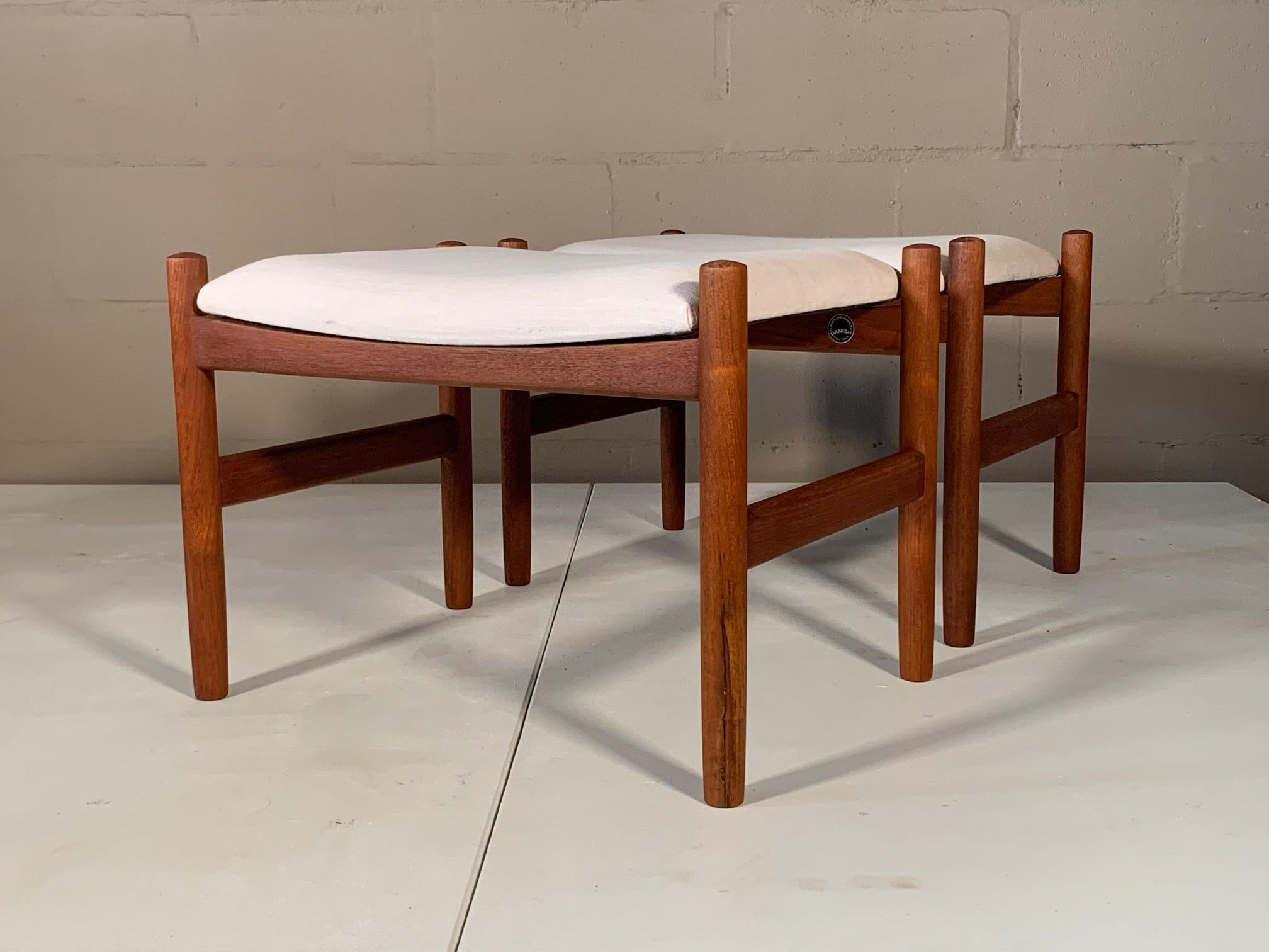 Mid-20th Century Pair of Danish Modern Ottomans by Spottrup For Sale