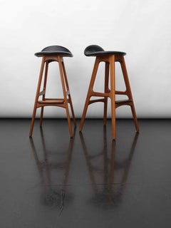 Pareja de taburetes modernos daneses de teca de Erik Buck 'Buch', años 60