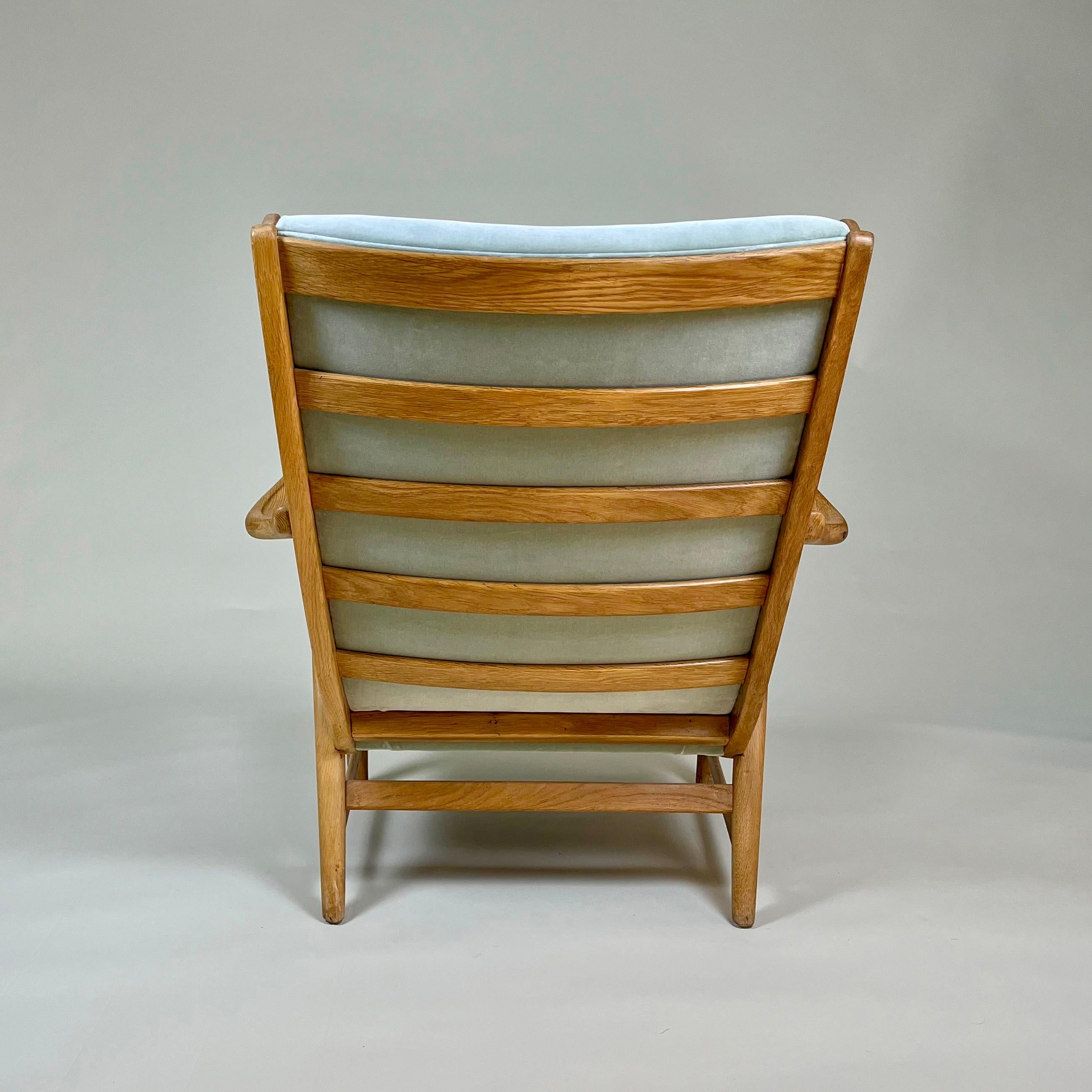 Coppia di sedie wingback scultoree danesi degli anni '40 in Oak attribuite a Otto Færge in vendita 3