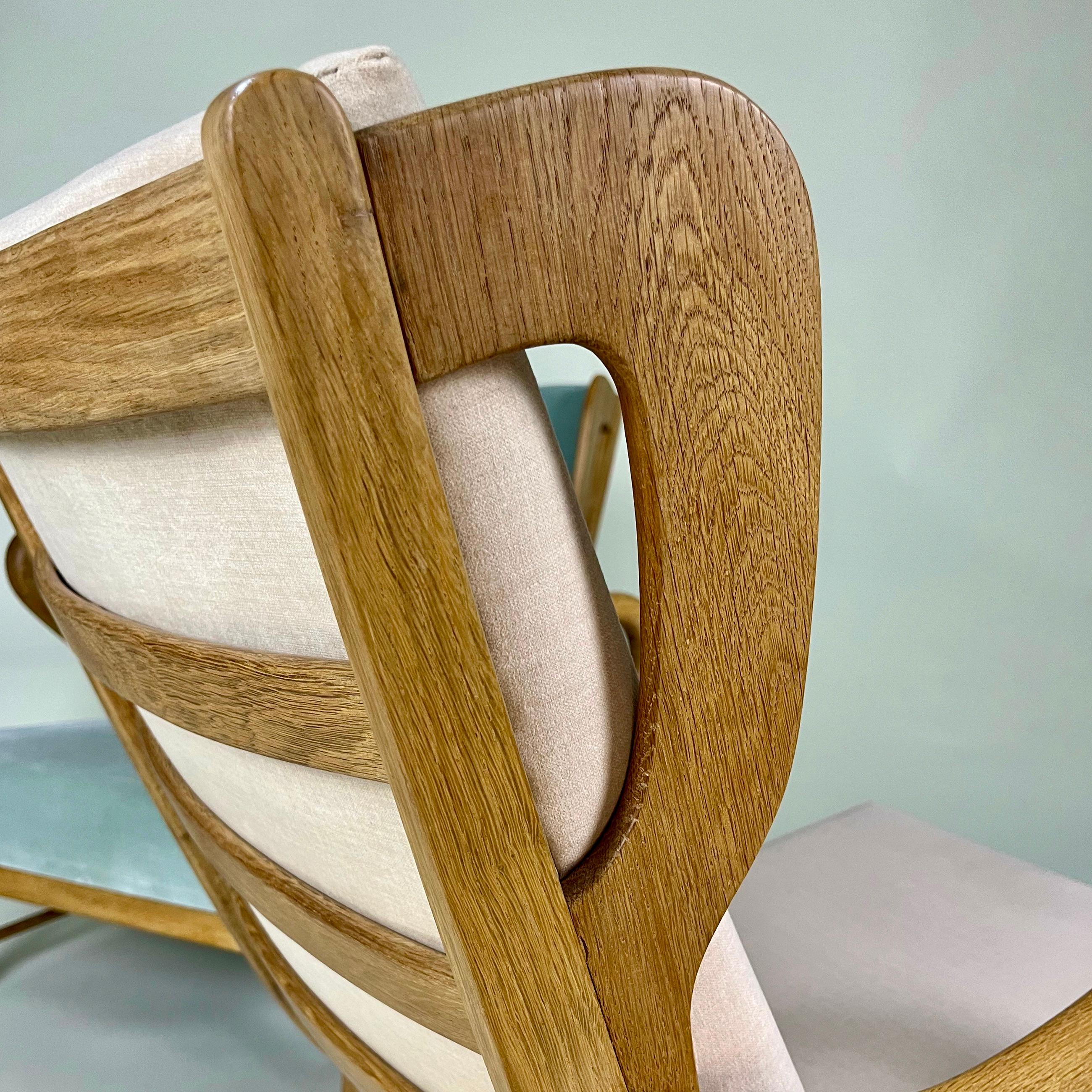 Coppia di sedie wingback scultoree danesi degli anni '40 in Oak attribuite a Otto Færge in vendita 5