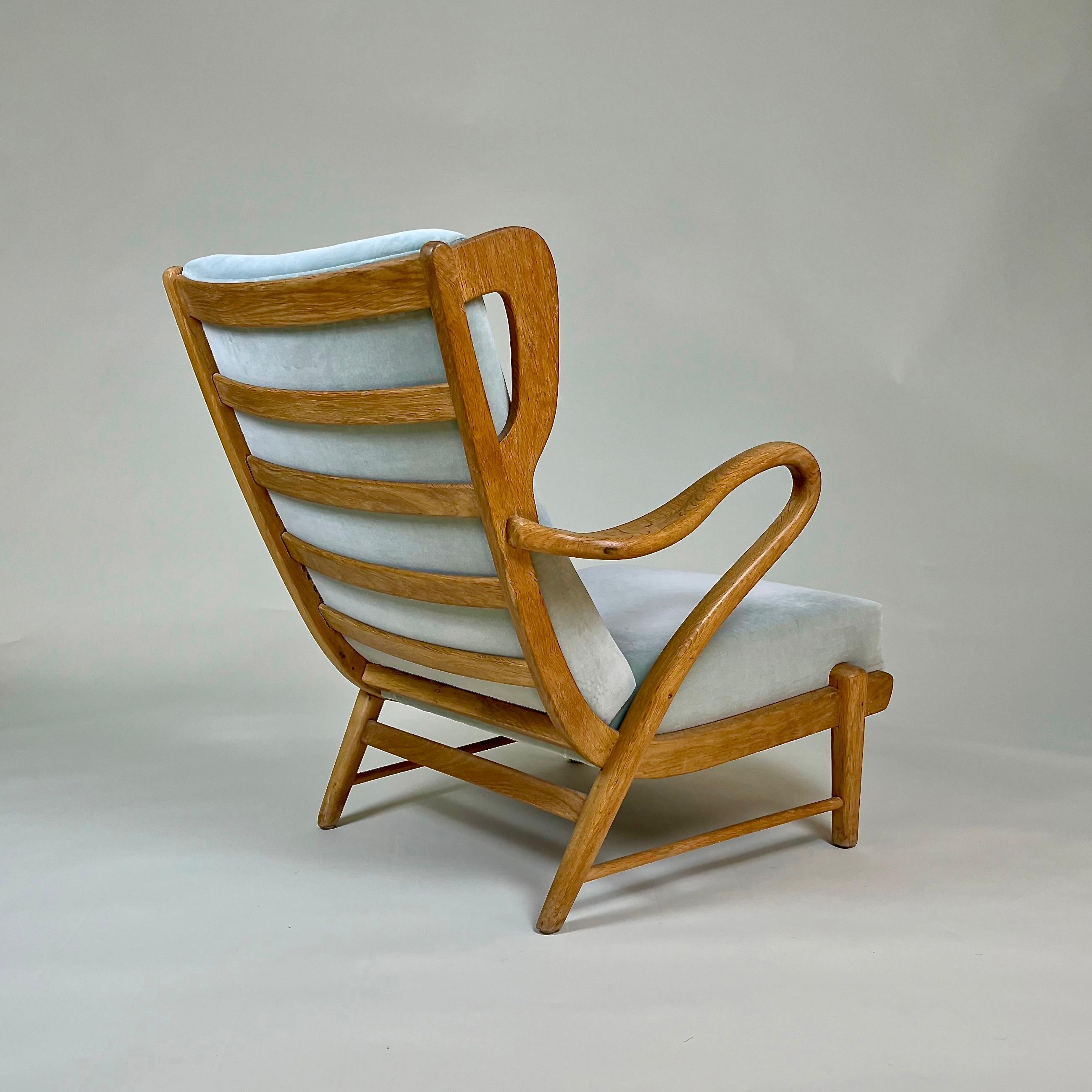 Coppia di sedie wingback scultoree danesi degli anni '40 in Oak attribuite a Otto Færge In condizioni buone in vendita a Brønshøj, DK
