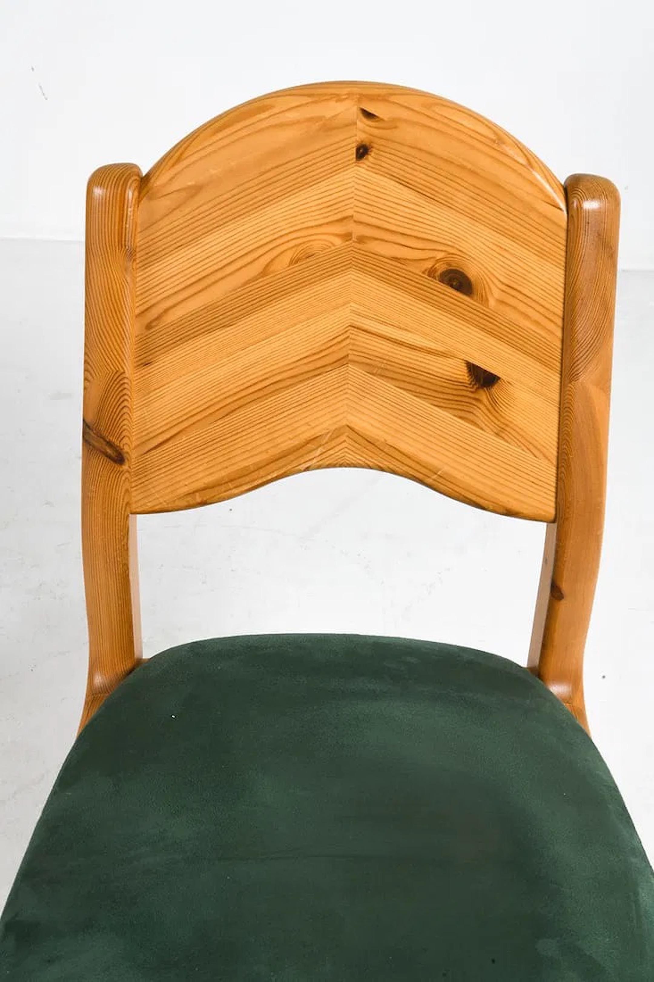 A Pair of Danish Pine Dining Chairs in the Style of Rainer Daumiller, 1970s (Polster) im Angebot