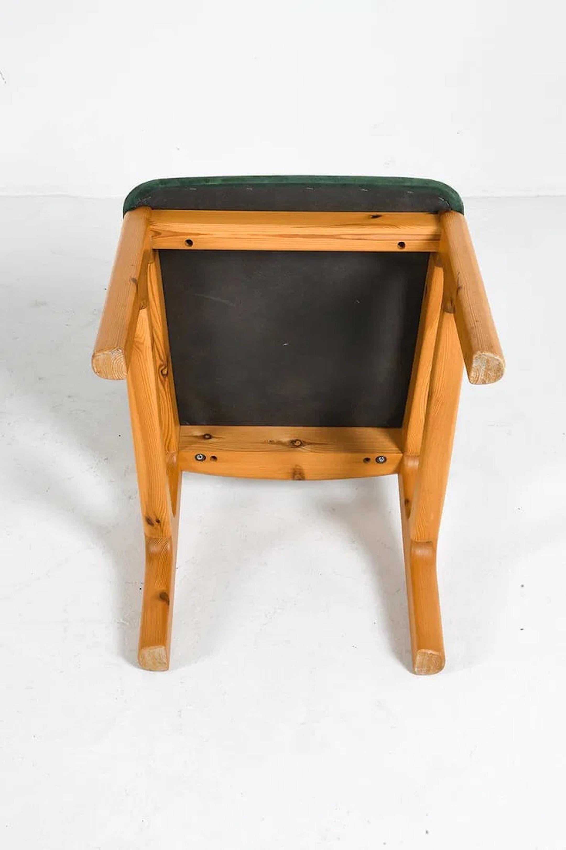 A Pair of Danish Pine Dining Chairs in the Style of Rainer Daumiller, 1970s im Angebot 2