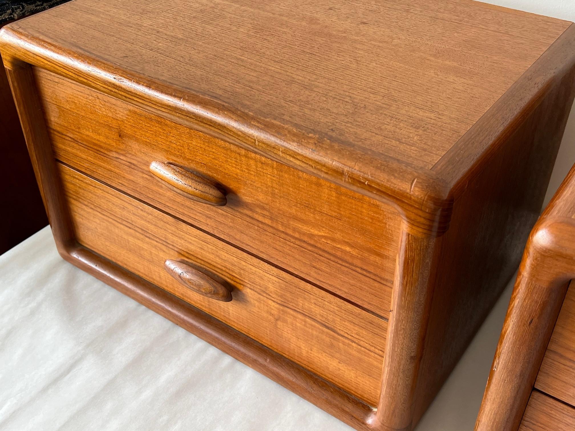 Pair of Danish Small Drawers by Dyrlund Denmark, 1970s For Sale 8