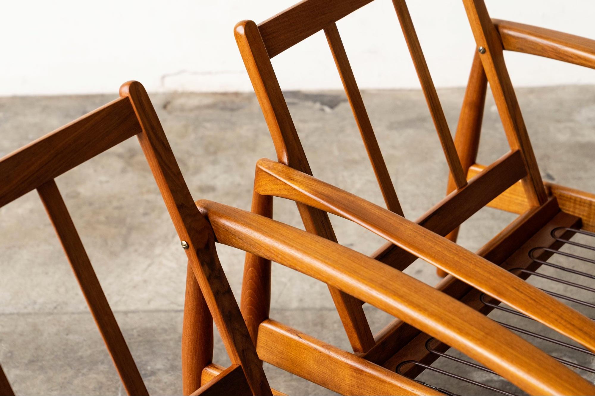 A Pair of Danish Teak 'Paper Knife' Model 121 Lounge Chair by Kai Kristiansen For Sale 9