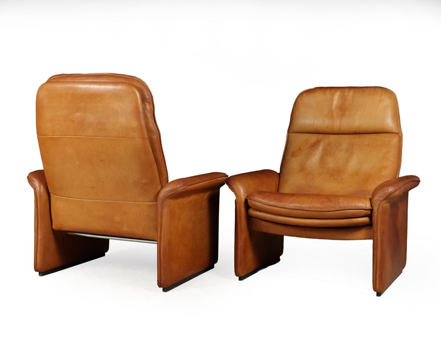 Mid-Century Modern Pair of De Sede Reclining DS50 in Tan Neck Leather For Sale