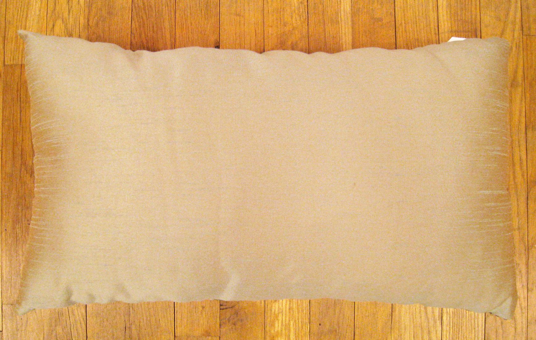 Coppia di cuscini decorativi antichi in arazzo jacquard con elementi floreali in vendita 6