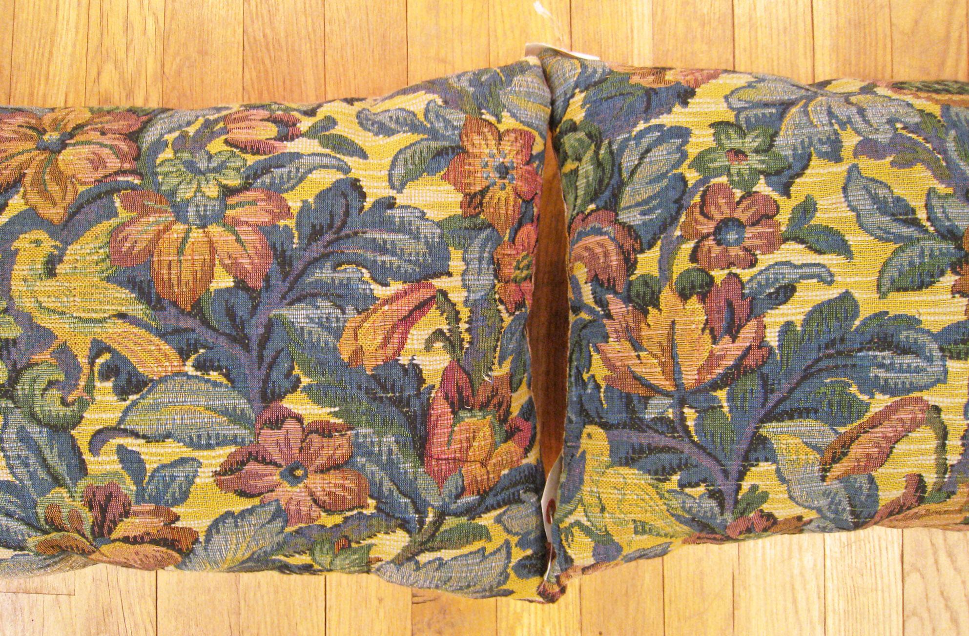 Pair of Decorative Antique Jacquard Tapestry Pillows with Floral Elements In Good Condition For Sale In New York, NY