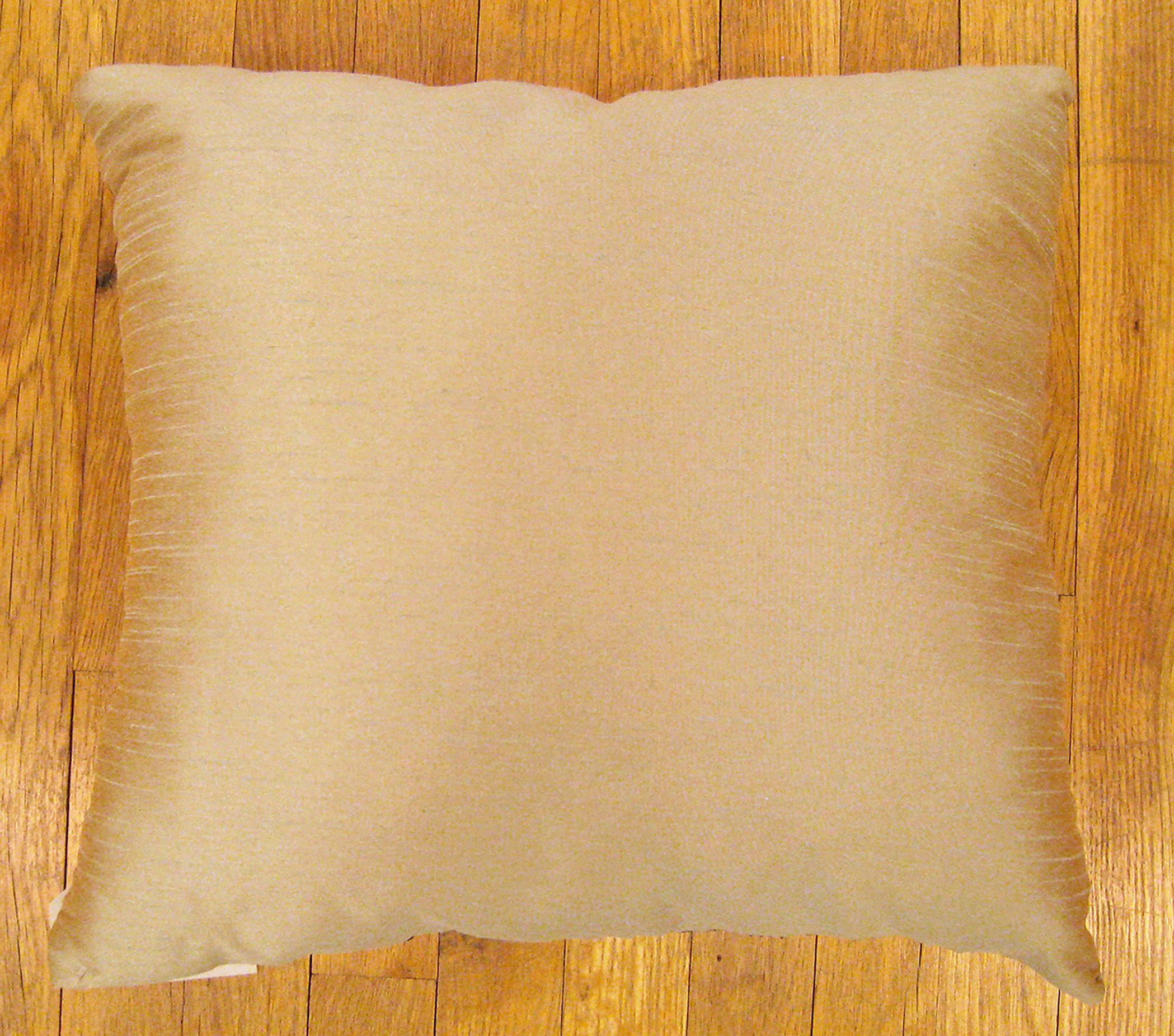 Coppia di cuscini decorativi antichi in arazzo jacquard con elementi floreali in vendita 4