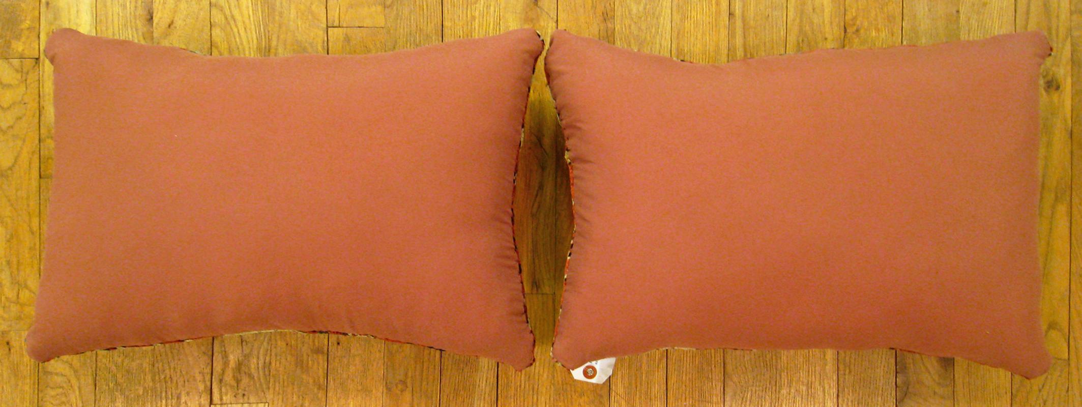 Paire de coussins décoratifs persans anciens Malayer sur tapis Bon état - En vente à New York, NY