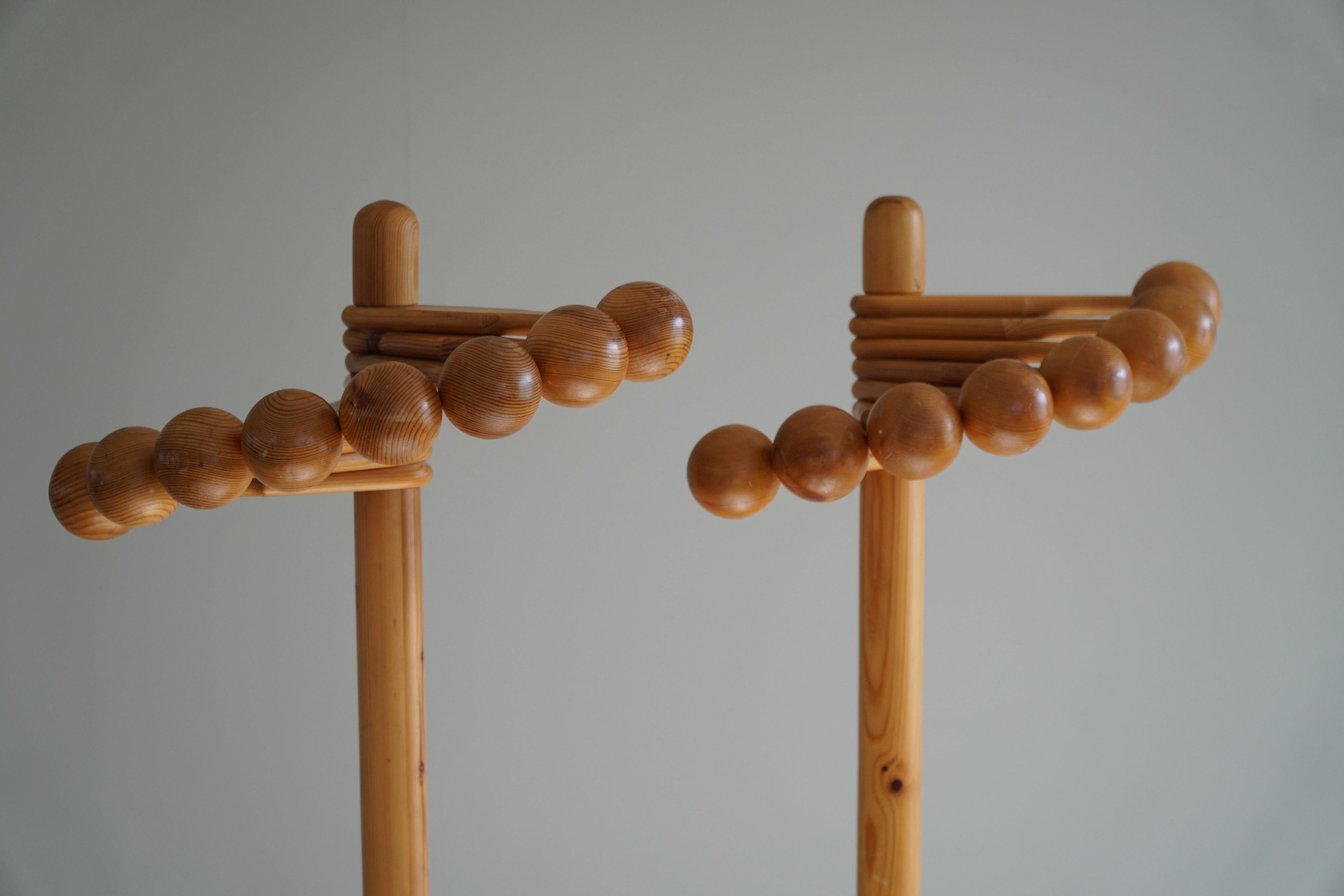 Pair of Decorative Coat Stands in Solid Pine, Danish Midcentury, 1970s In Good Condition In Odense, DK