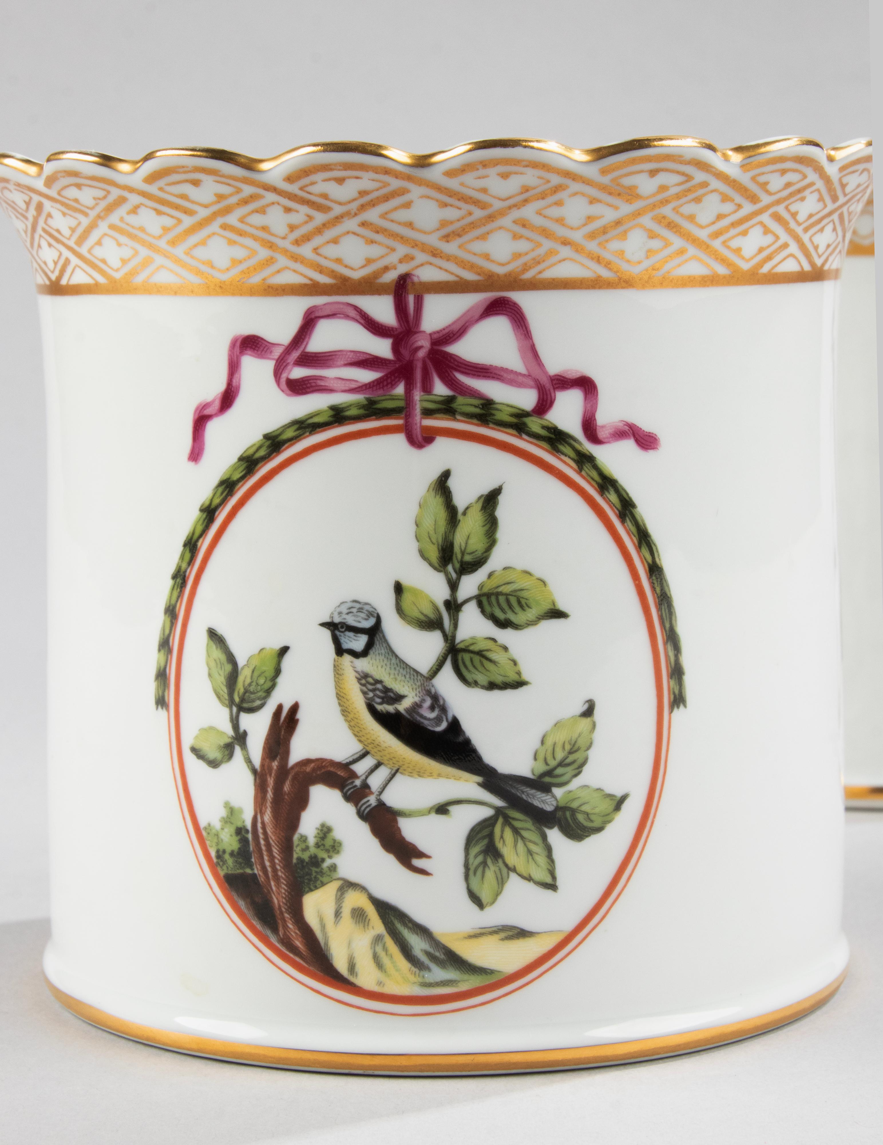 Paire de cache-pots décoratifs en porcelaine fabriqués par Haviland Limoges 4