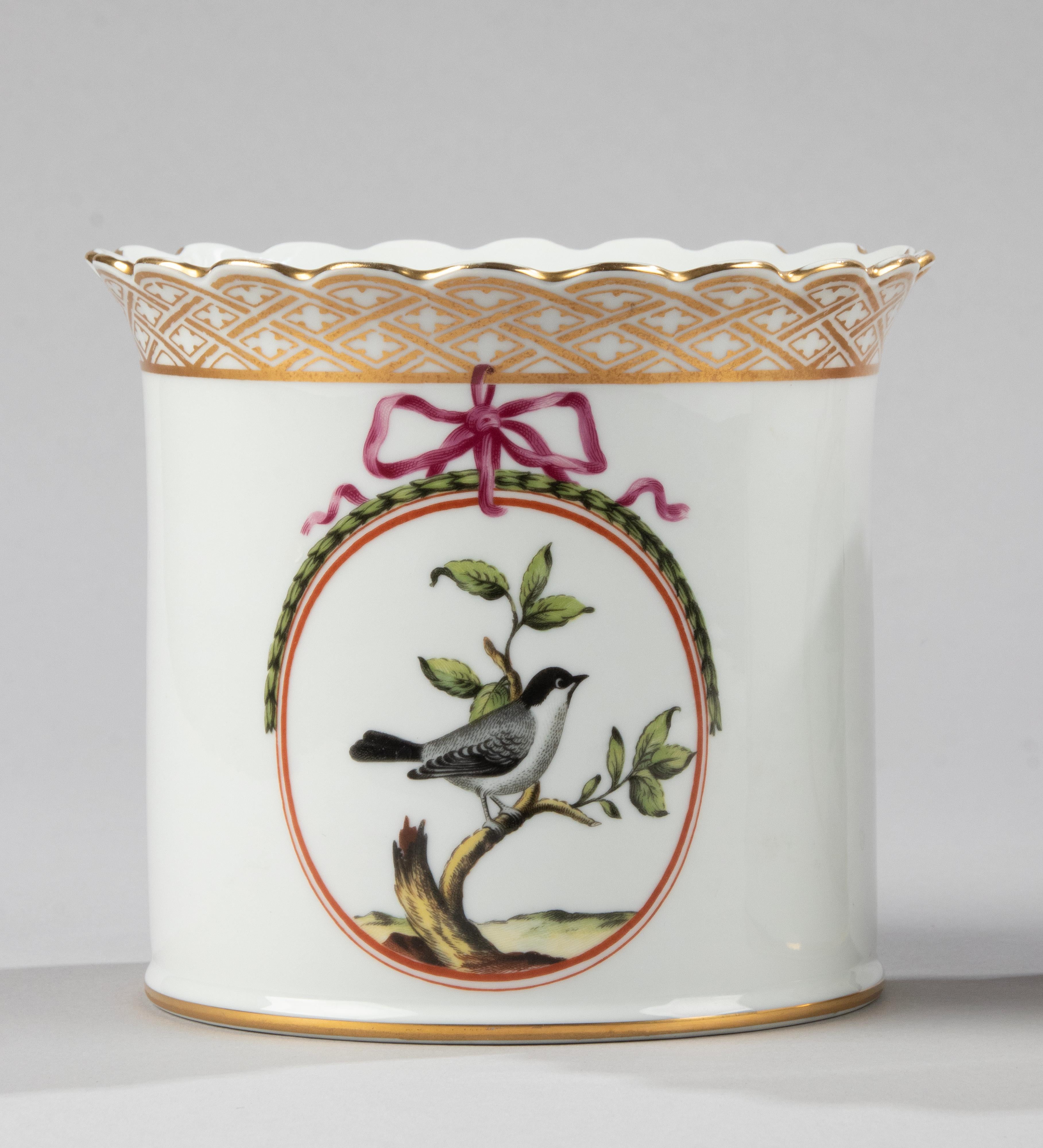 Louis XVI Paire de cache-pots décoratifs en porcelaine fabriqués par Haviland Limoges