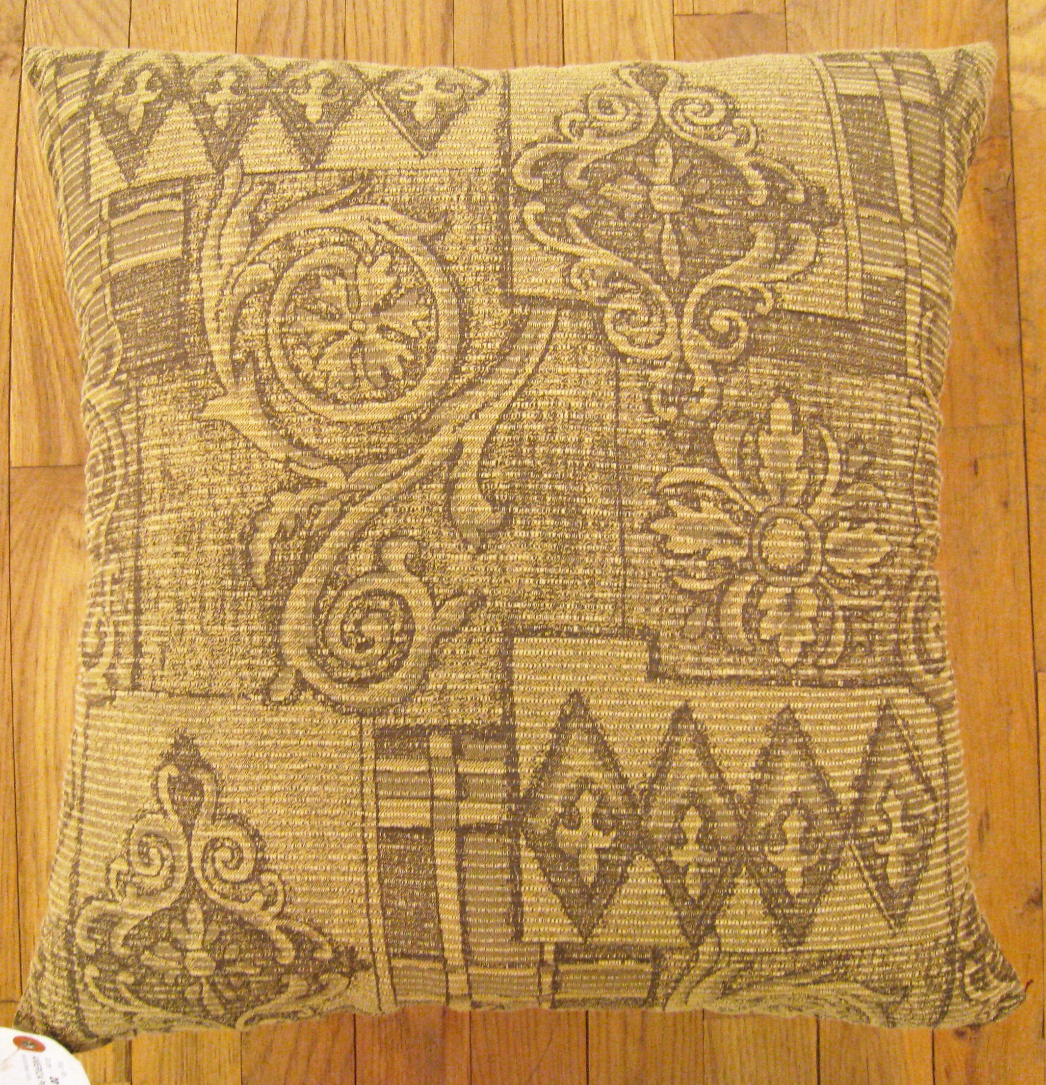 Pair of Decorative Vintage Floro-Geometric Fabric Pillows For Sale 1