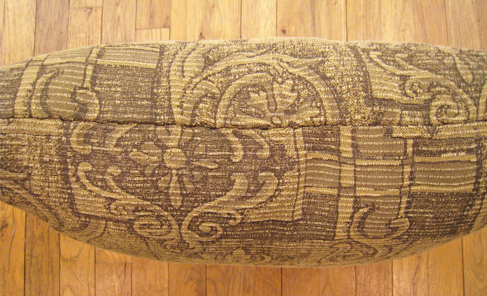 Paire de coussins décoratifs vintage en tissu à motifs floraux géométriques en vente 1