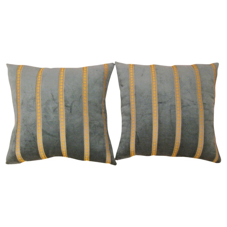 Pair of Decorative Vintage Green Velvet American Art Deco Pillows For