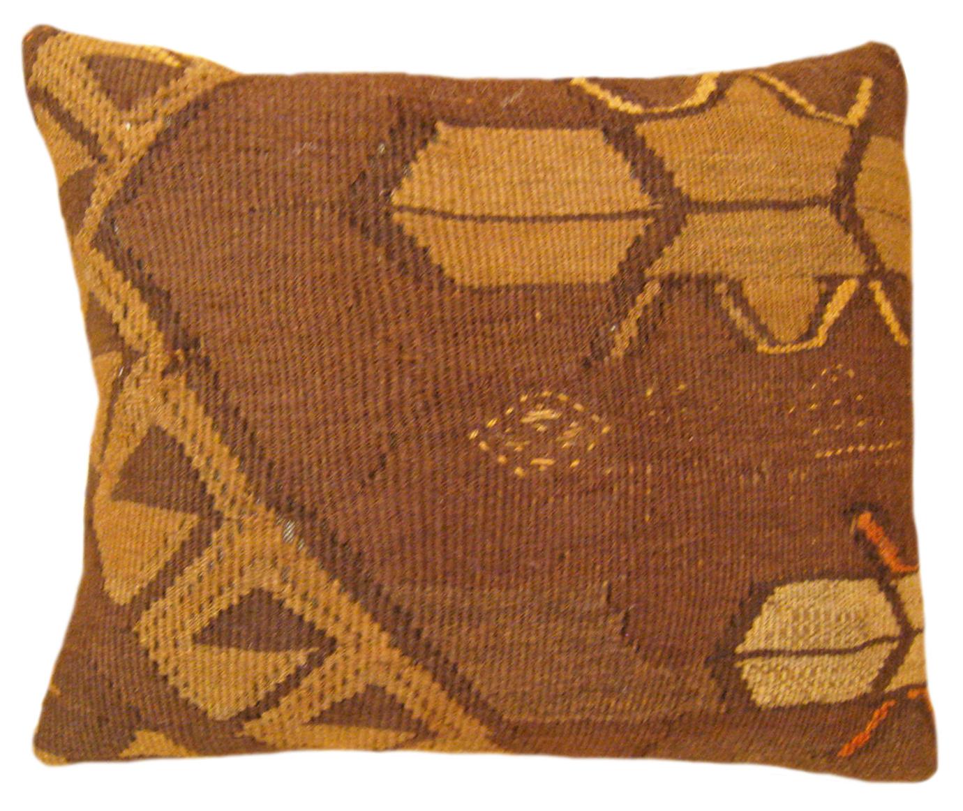 Pair of Decorative Vintage Turkish Kilim Pillows with Geometric Abstracts For Sale 2