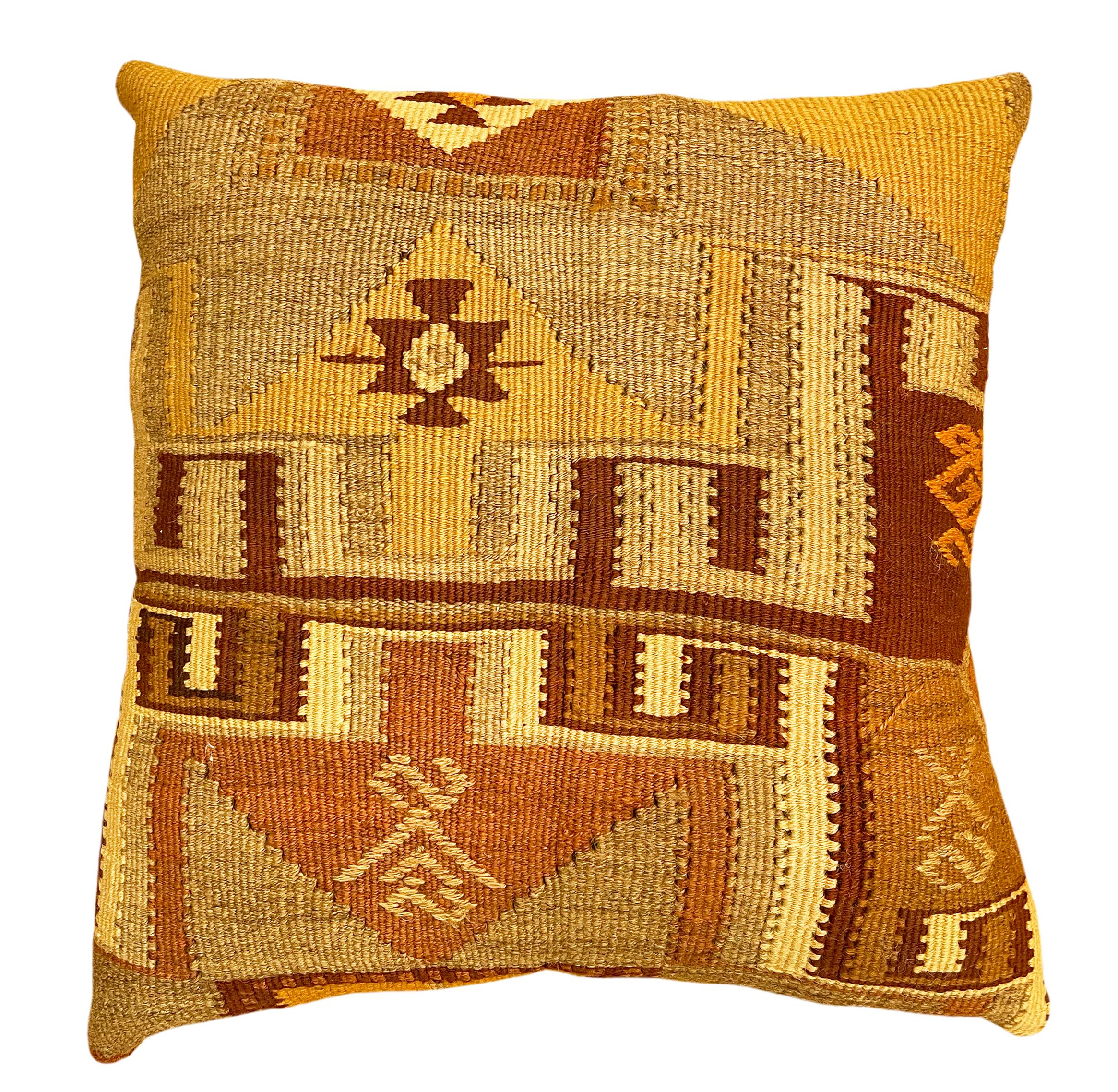 Pair of Decorative Vintage Turkish Kilim Rug Pillows with Geometric Abstracts For Sale 3