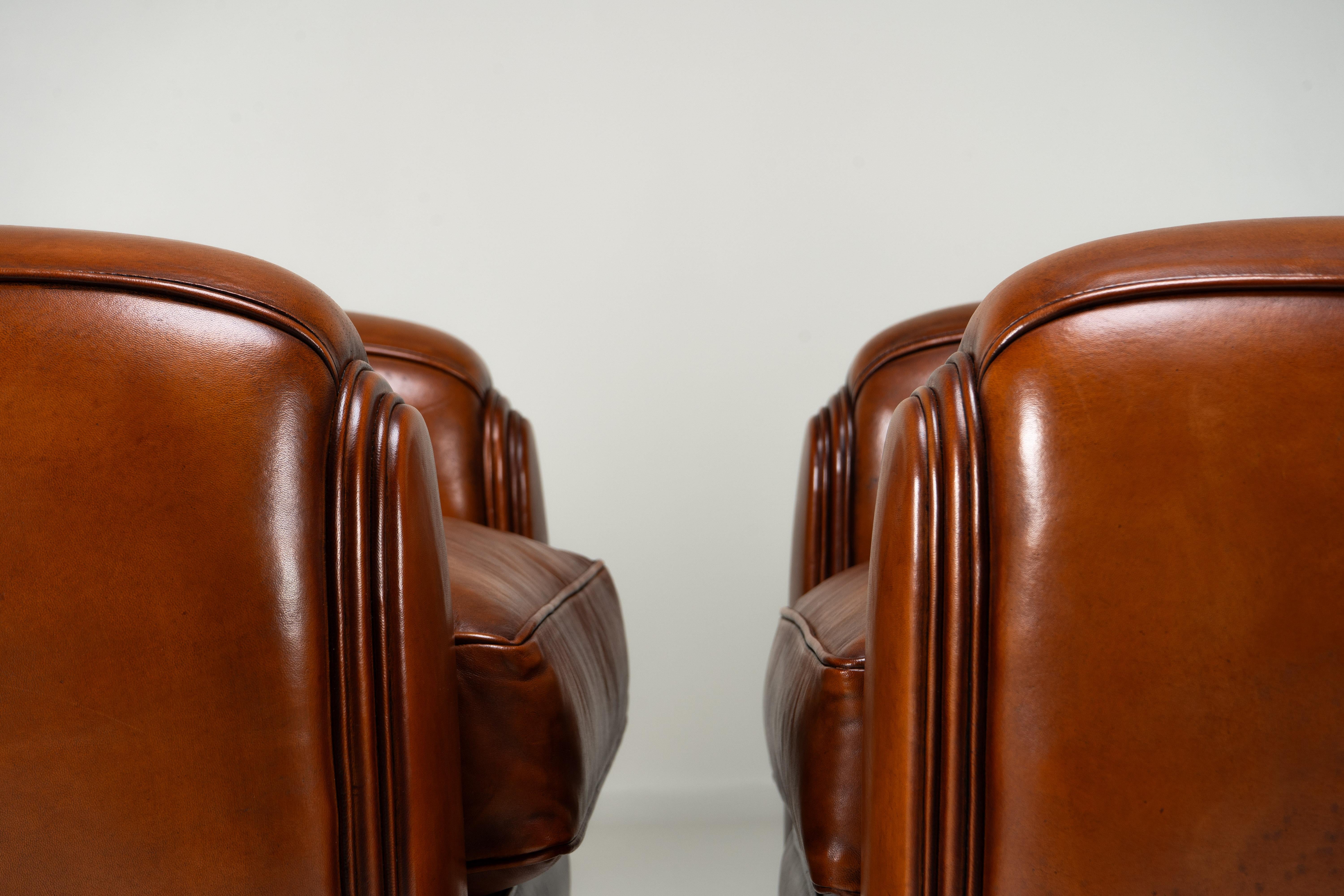 Paire de chaises Demi Lune en peau de mouton en vente 8