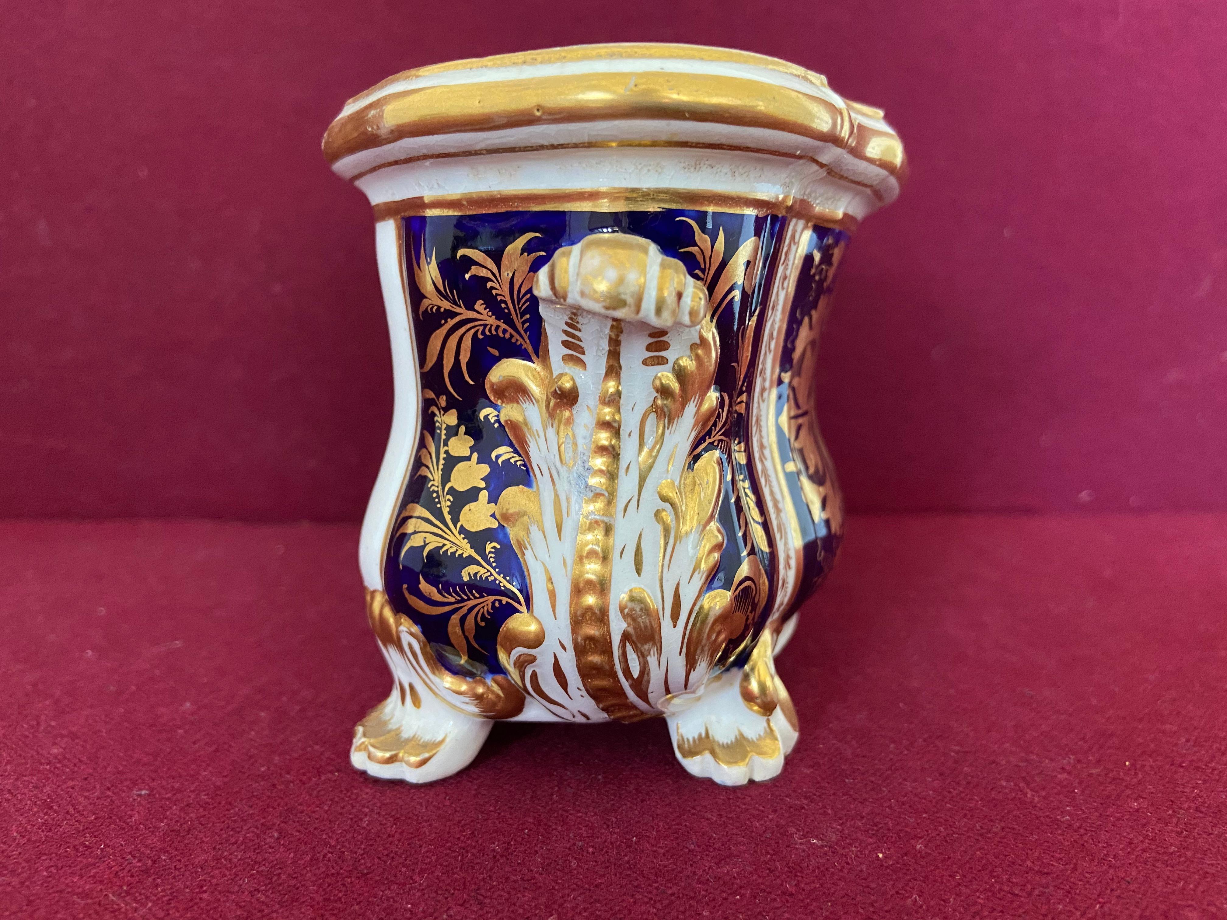 Pair of Derby Porcelain Bough Pots C.1815 In Good Condition In Exeter, GB