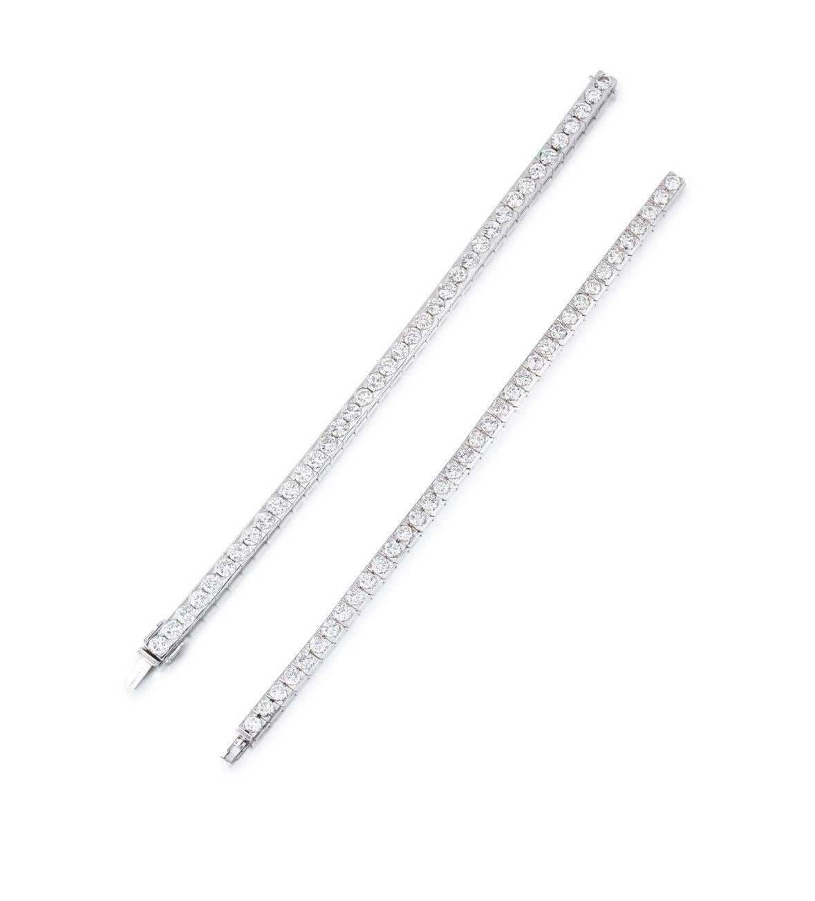 Une paire de bracelets en diamant sertis de diamants de taille brillante Neuf - En vente à New York, US